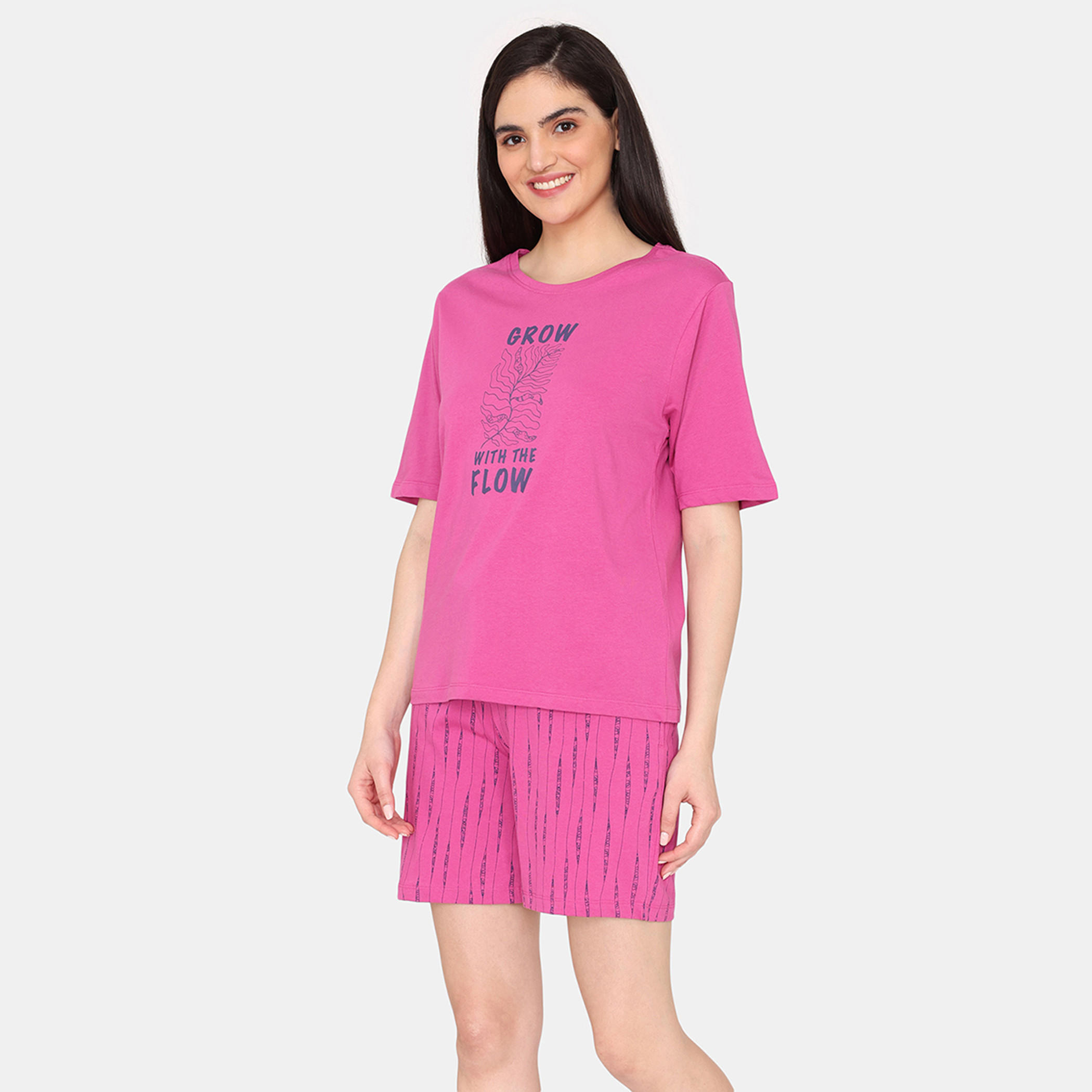 طقم شورت وتيشيرت 3 قطع بطبعات من زيفامي-women-clothing-nightwear-pyjamas-shortsets-image-2