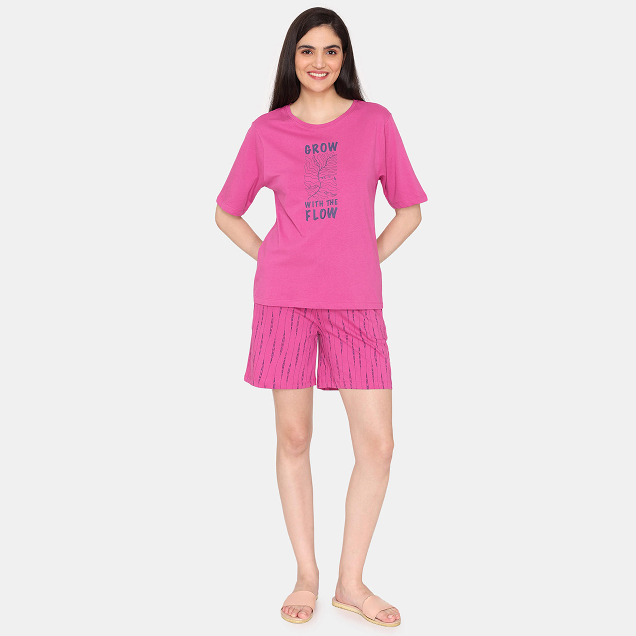 طقم شورت وتيشيرت 3 قطع بطبعات من زيفامي-women-clothing-nightwear-pyjamas-shortsets-image-3