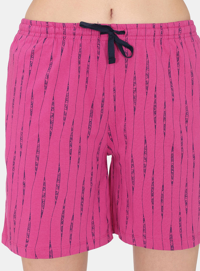 طقم شورت وتيشيرت 3 قطع بطبعات من زيفامي-women-clothing-nightwear-pyjamas-shortsets-image-1