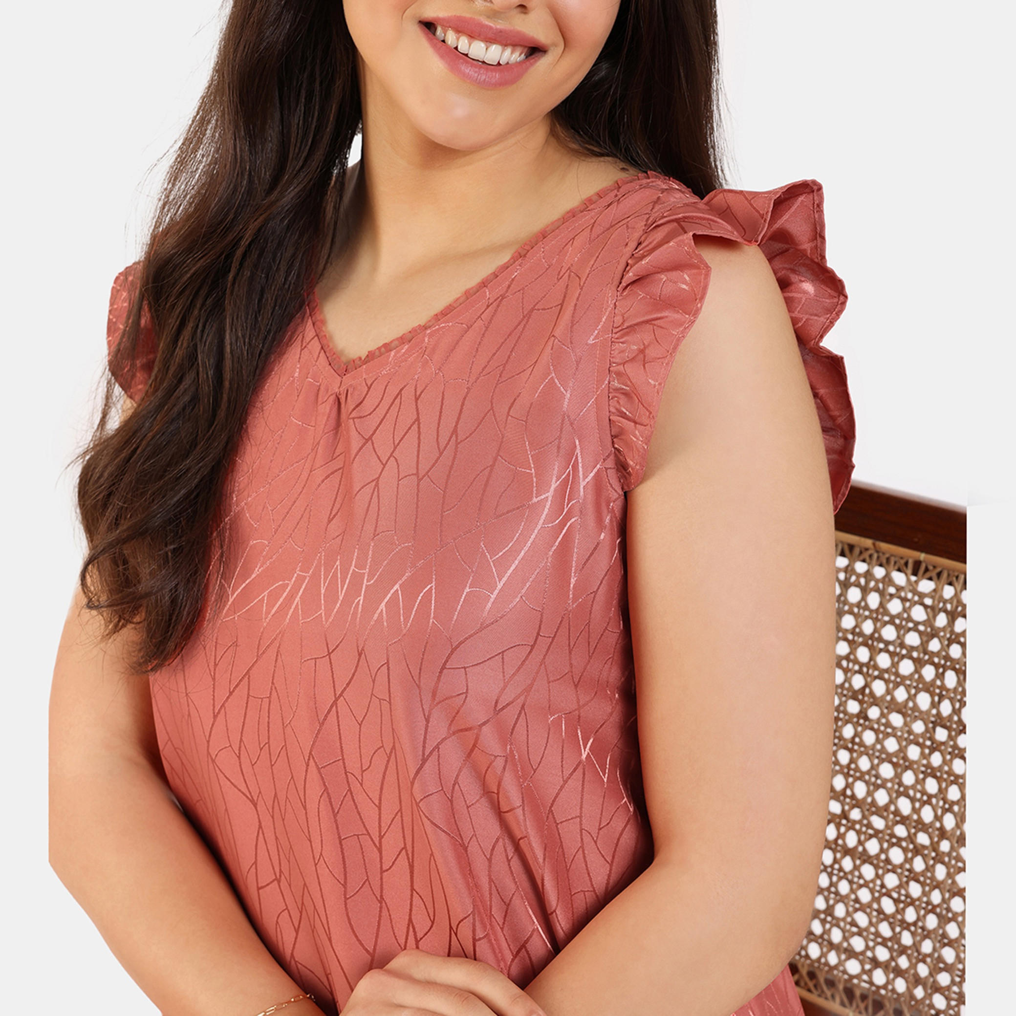 قميص نوم بلا أكمام بأربطة وتفاصيل فتحة وطبعات من زيفامي-women-clothing-nightwear-nighties-image-5