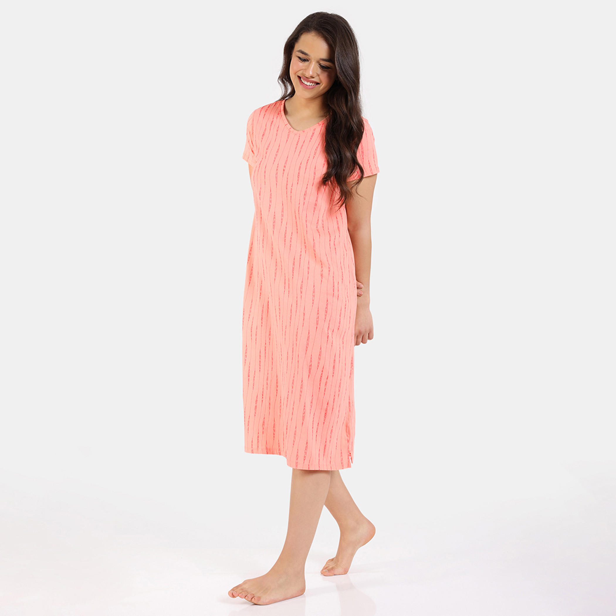 قميص نوم بياقة V وأكمام قصيرة وطبعات من زيفامي-women-clothing-nightwear-nighties-image-7