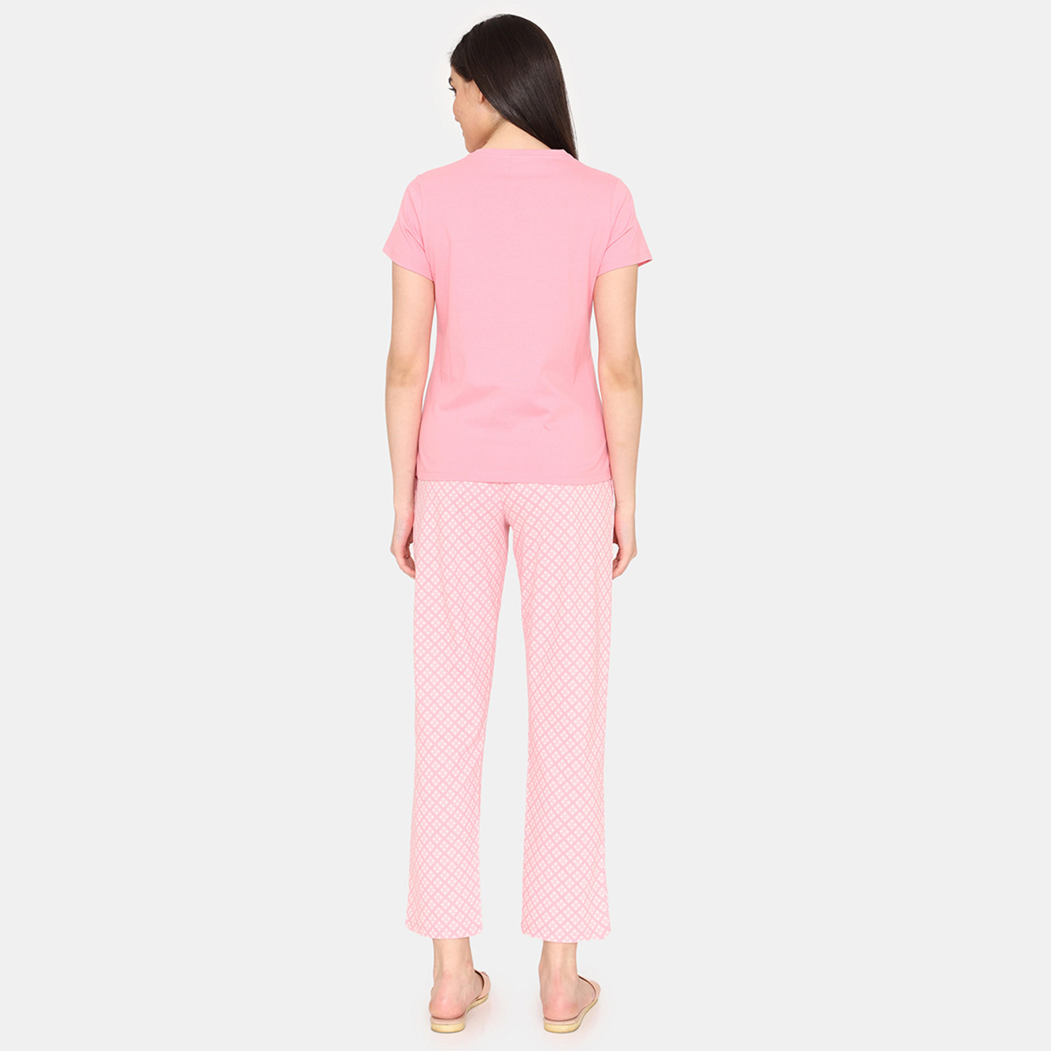 طقم بنطلون بيجاما وتيشيرت بطبعات من زيفامي-women-clothing-nightwear-pyjamas-longsets-image-3