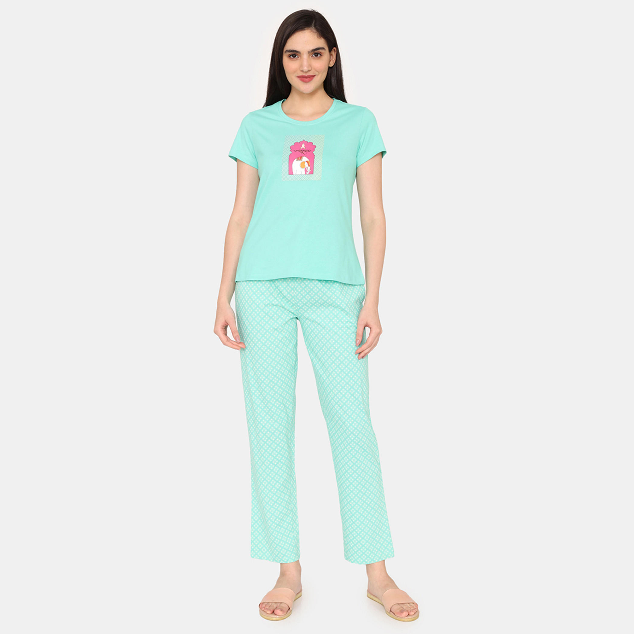 طقم بنطلون بيجاما وتيشيرت بطبعات من زيفامي-women-clothing-nightwear-pyjamas-longsets-image-7