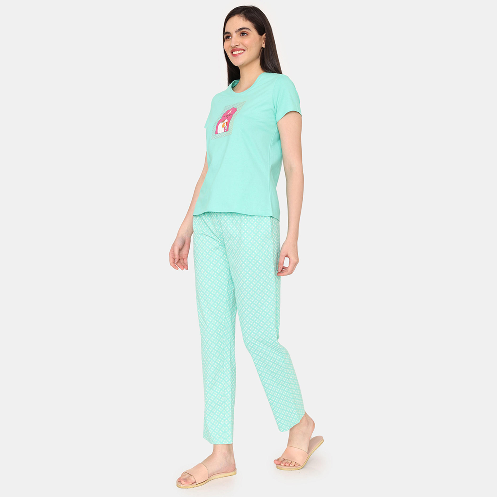 طقم بنطلون بيجاما وتيشيرت بطبعات من زيفامي-women-clothing-nightwear-pyjamas-longsets-image-8
