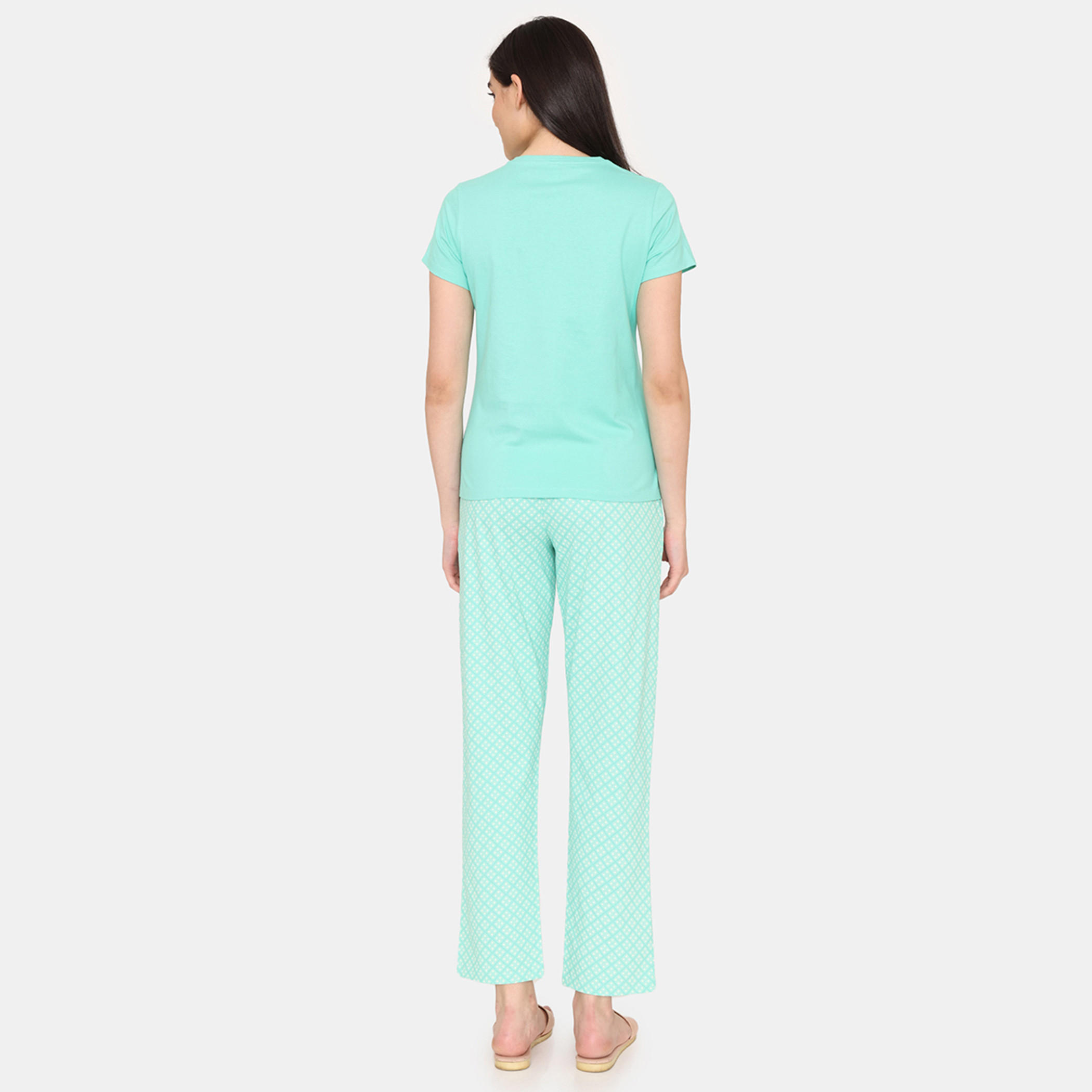 طقم بنطلون بيجاما وتيشيرت بطبعات من زيفامي-women-clothing-nightwear-pyjamas-longsets-image-9