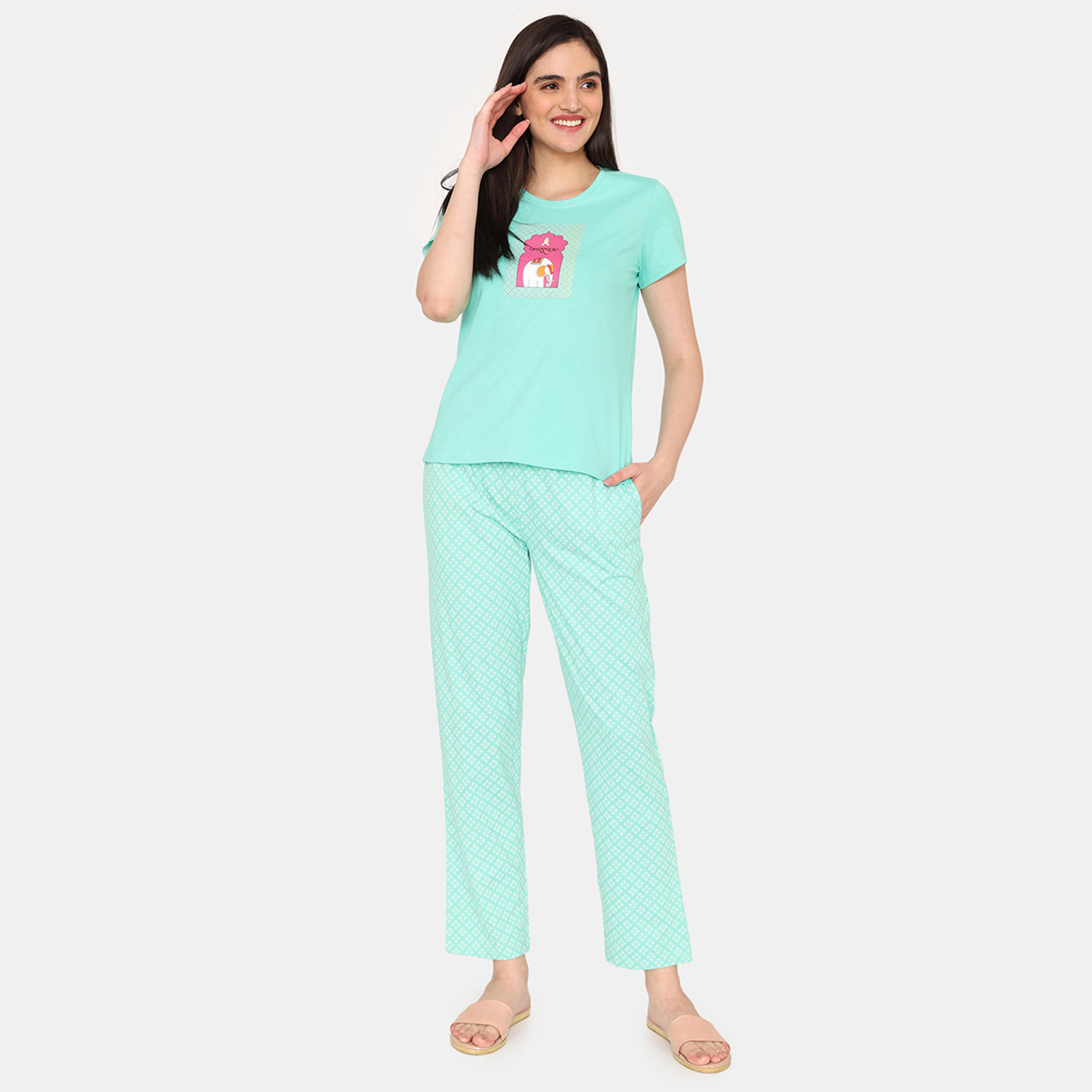 طقم بنطلون بيجاما وتيشيرت بطبعات من زيفامي-women-clothing-nightwear-pyjamas-longsets-image-10