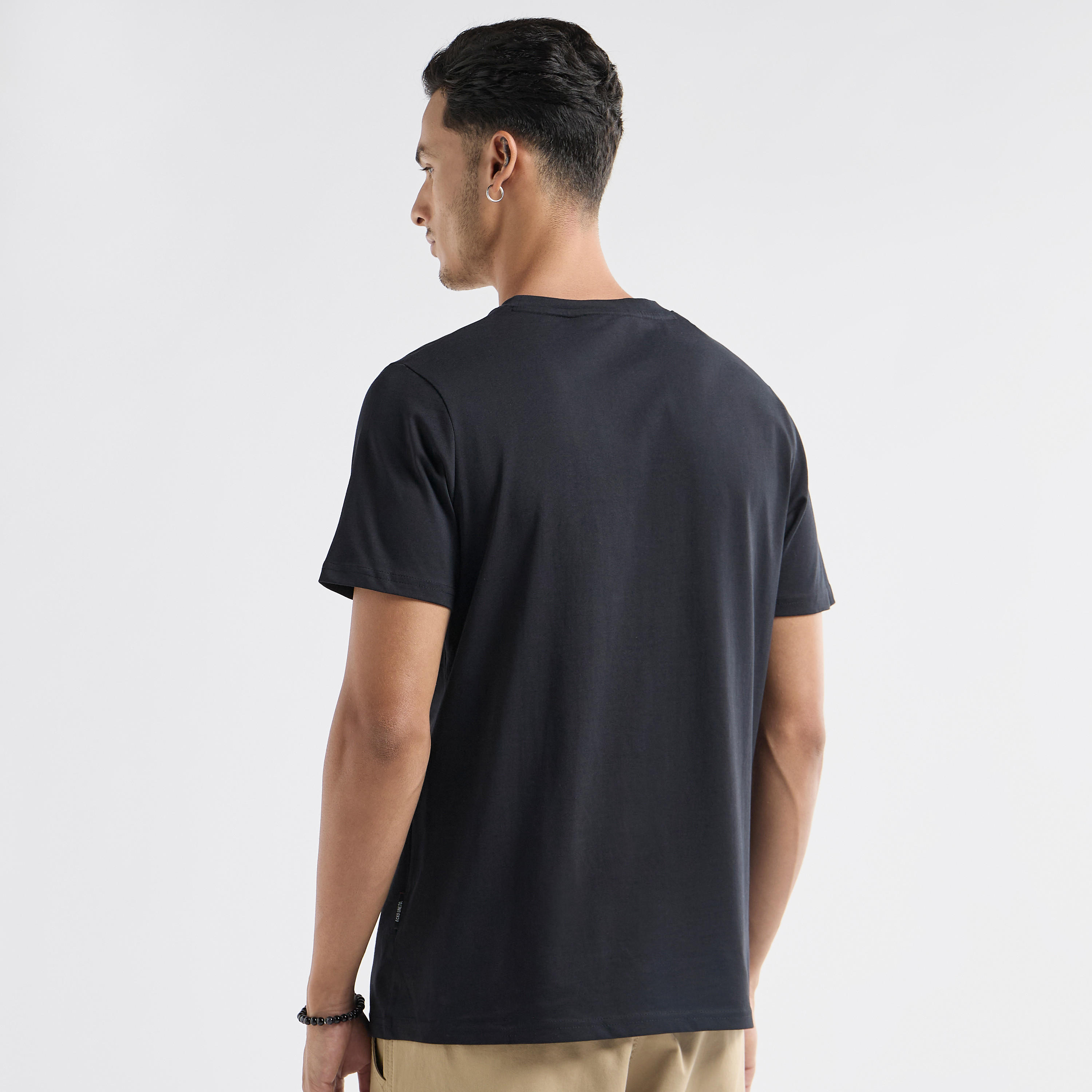 تيشيرت بأكمام قصيرة وياقة ضيقة وطبعات من إيكو أنليمتد-men-clothing-tshirtsandpolos-tshirts-image-2