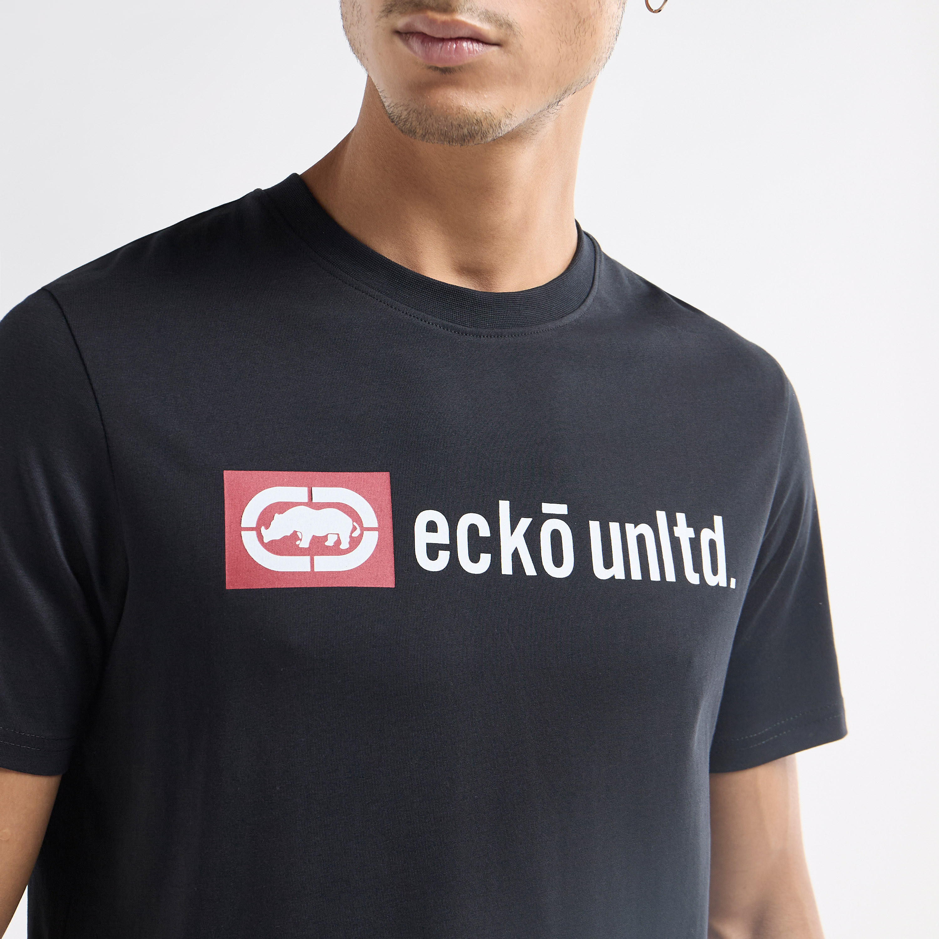 تيشيرت بأكمام قصيرة وياقة ضيقة وطبعات من إيكو أنليمتد-men-clothing-tshirtsandpolos-tshirts-image-1
