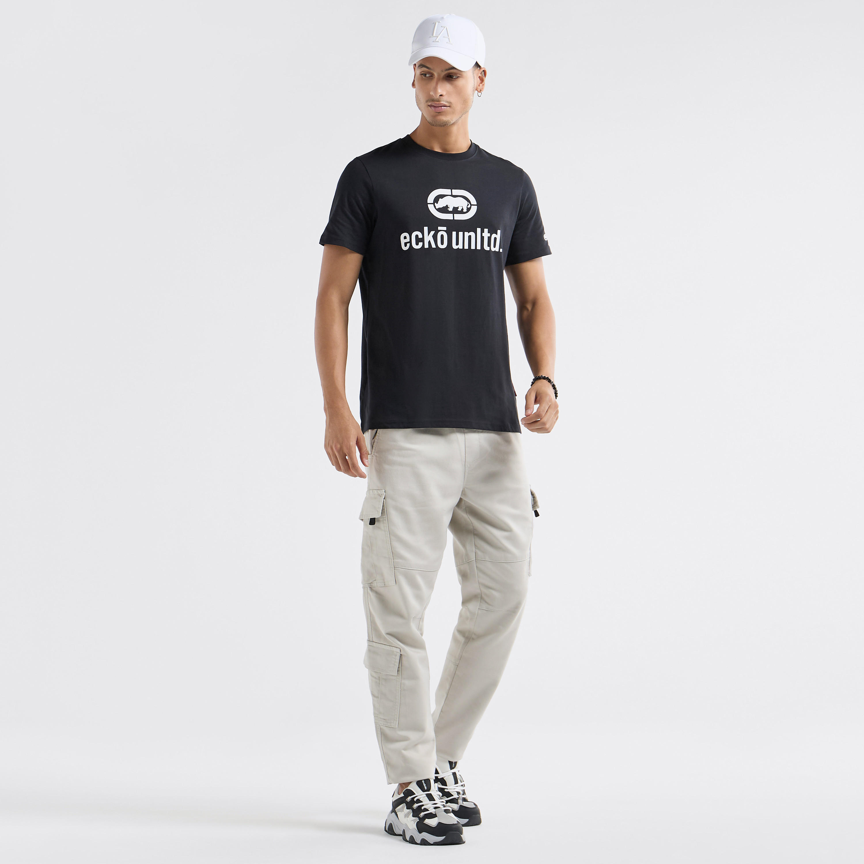 تيشيرت بأكمام قصيرة وياقة ضيقة وطبعات من إيكو أنليمتد-men-clothing-tshirtsandpolos-tshirts-image-2