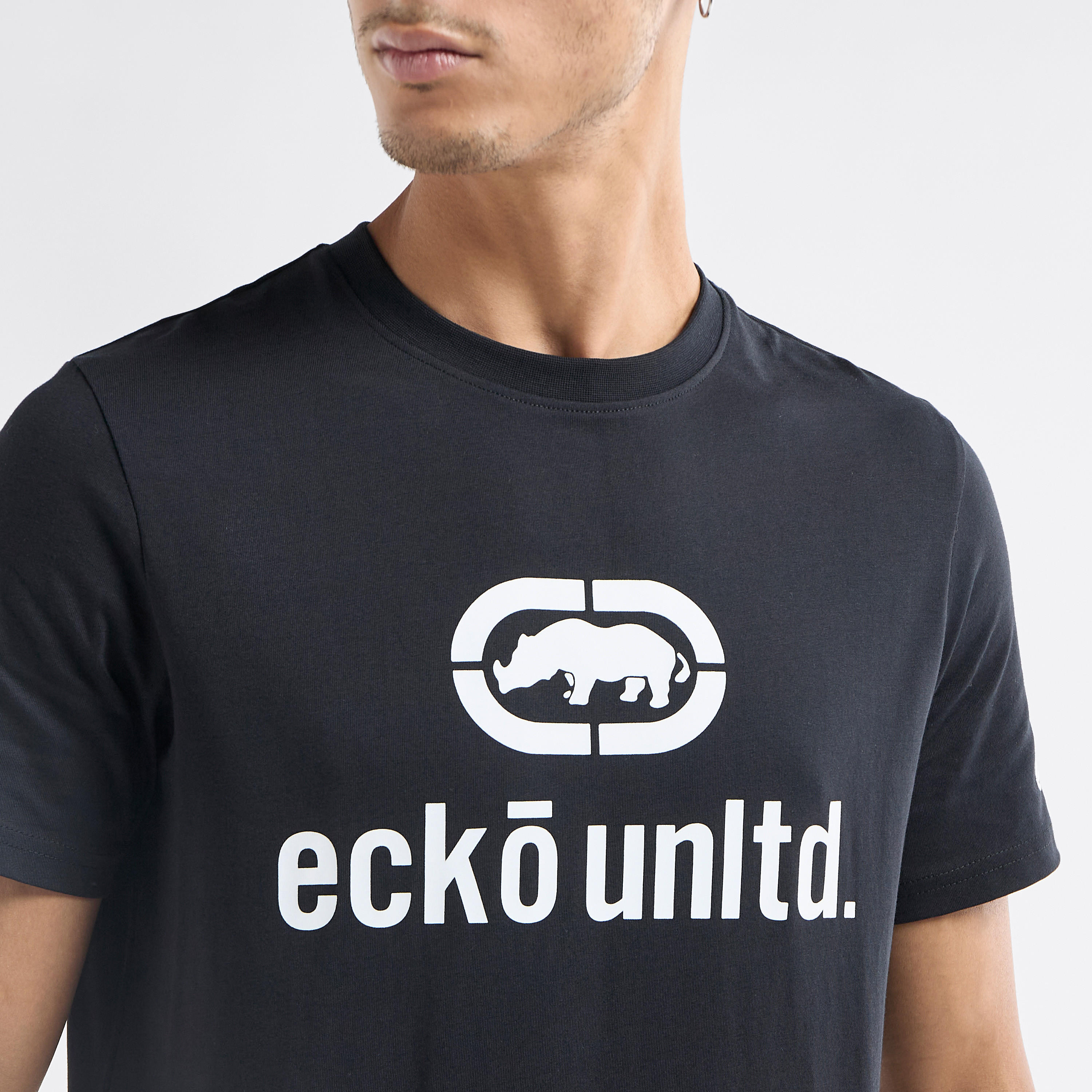 تيشيرت بأكمام قصيرة وياقة ضيقة وطبعات من إيكو أنليمتد-men-clothing-tshirtsandpolos-tshirts-image-4