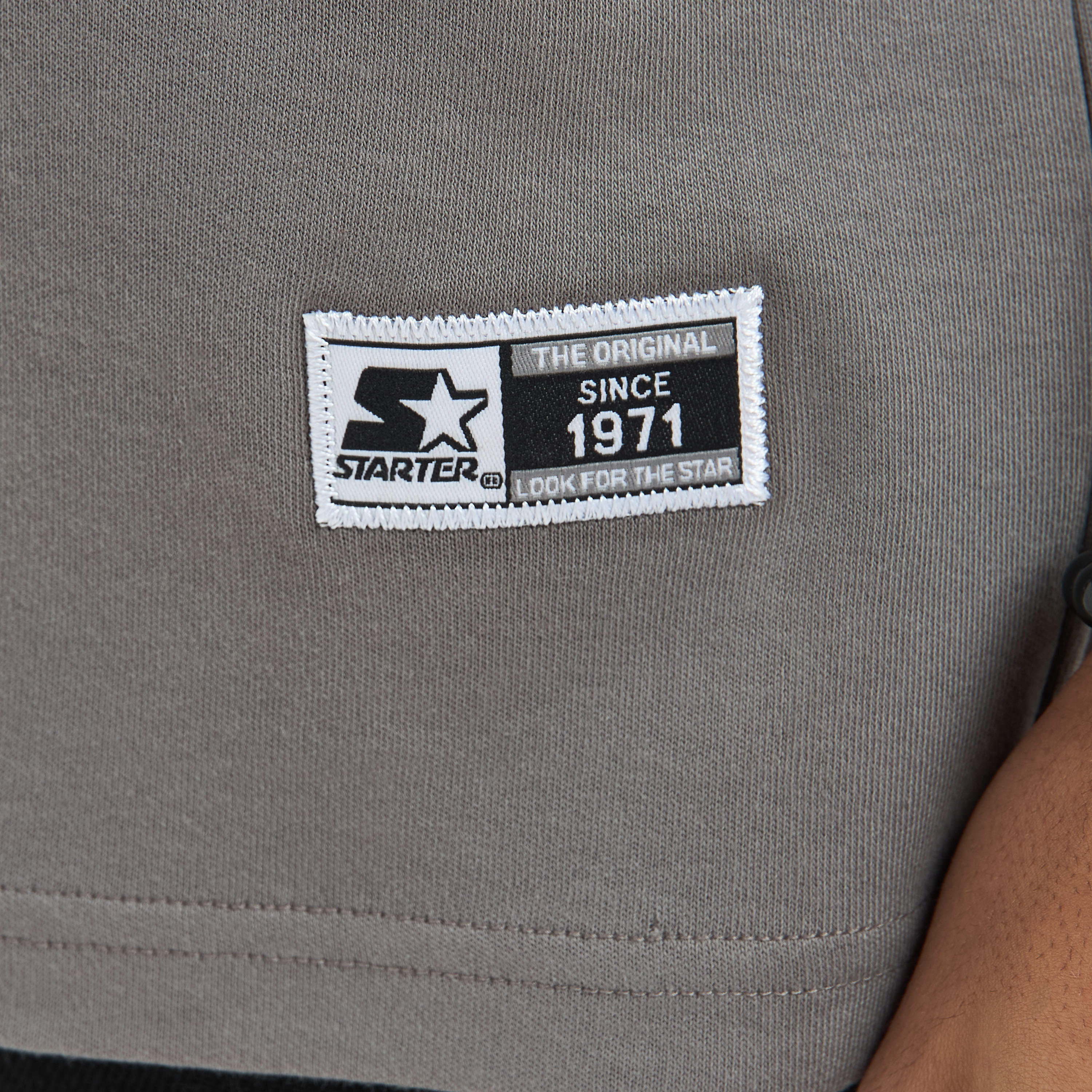 تيشيرت بياقة ضيقة وأكمام قصيرة وطبعات من ستارتر-men-clothing-tshirtsandpolos-tshirts-image-5