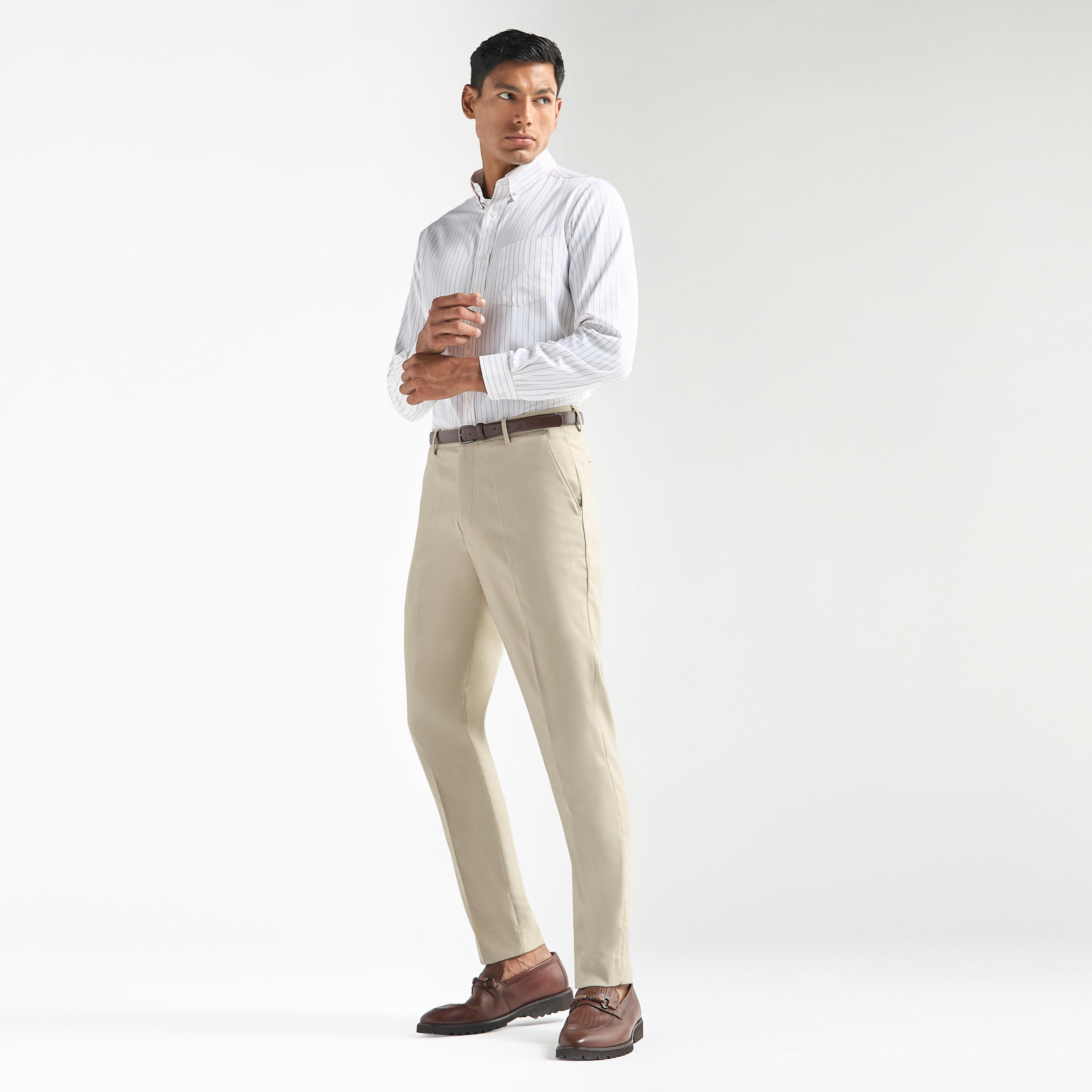 قميص مقلّم بأكمام طويلة وياقة بأزرار-men-clothing-shirts-image-2