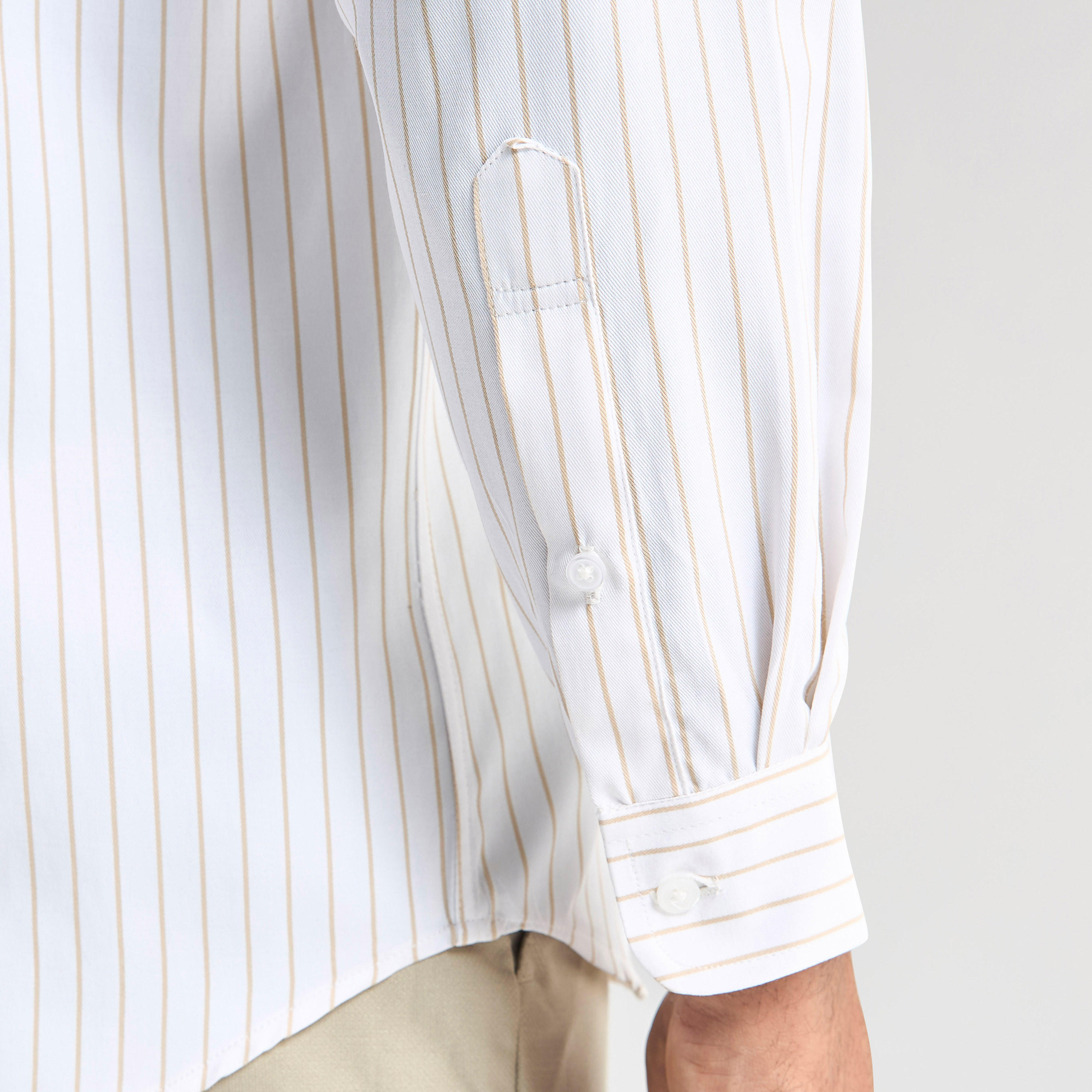 قميص مقلّم بأكمام طويلة وياقة بأزرار-men-clothing-shirts-image-5