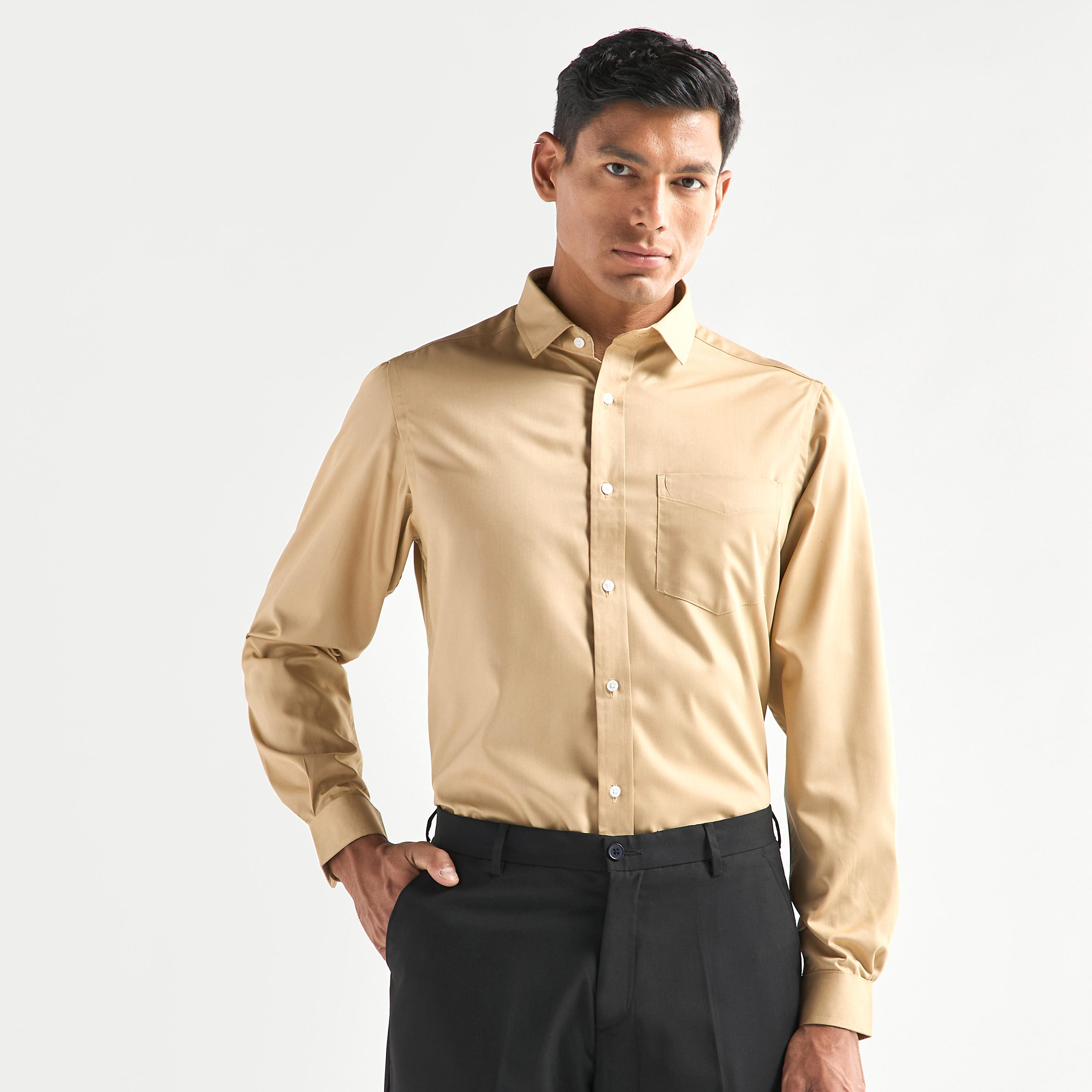 قميص سادة بقصة عادية وأكمام طويلة وجيب-men-clothing-shirts-image-1