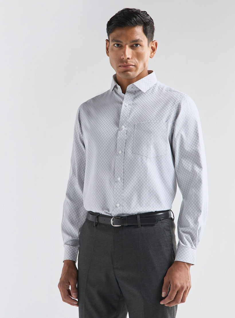 قميص بقصة عادية وأكمام طويلة وطبعات وجيب-men-clothing-shirts-image-1