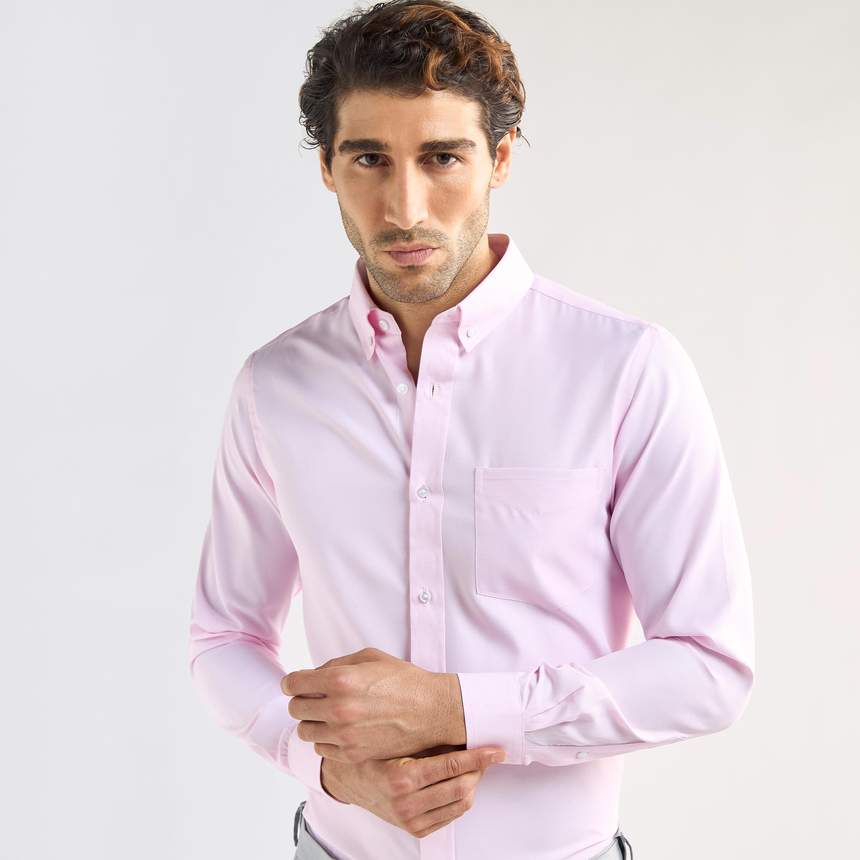 قميص سادة بقصّة عادية وأكمام طويلة-men-clothing-shirts-image-5