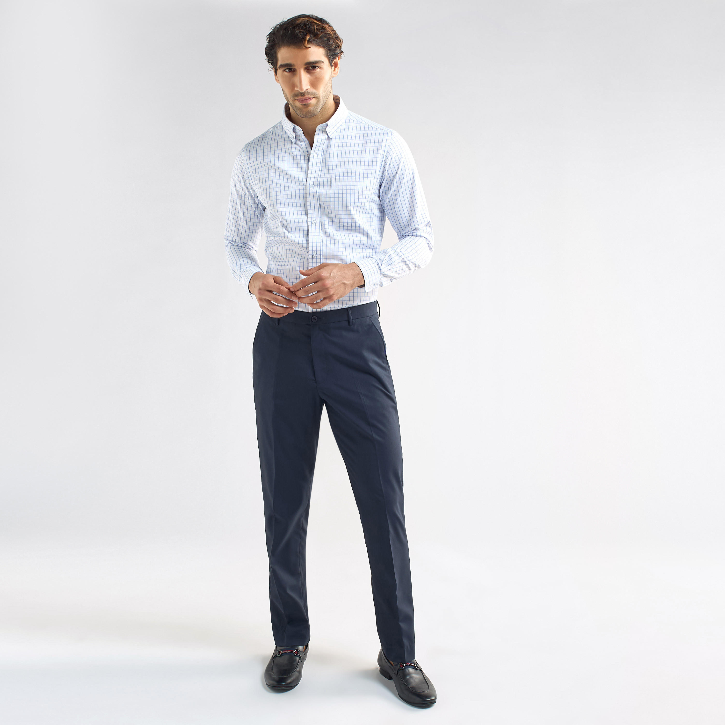 قميص كاروهات بقصة عادية وأكمام طويلة وجيب على الصدر ووصلة أزرار-men-clothing-shirts-image-2