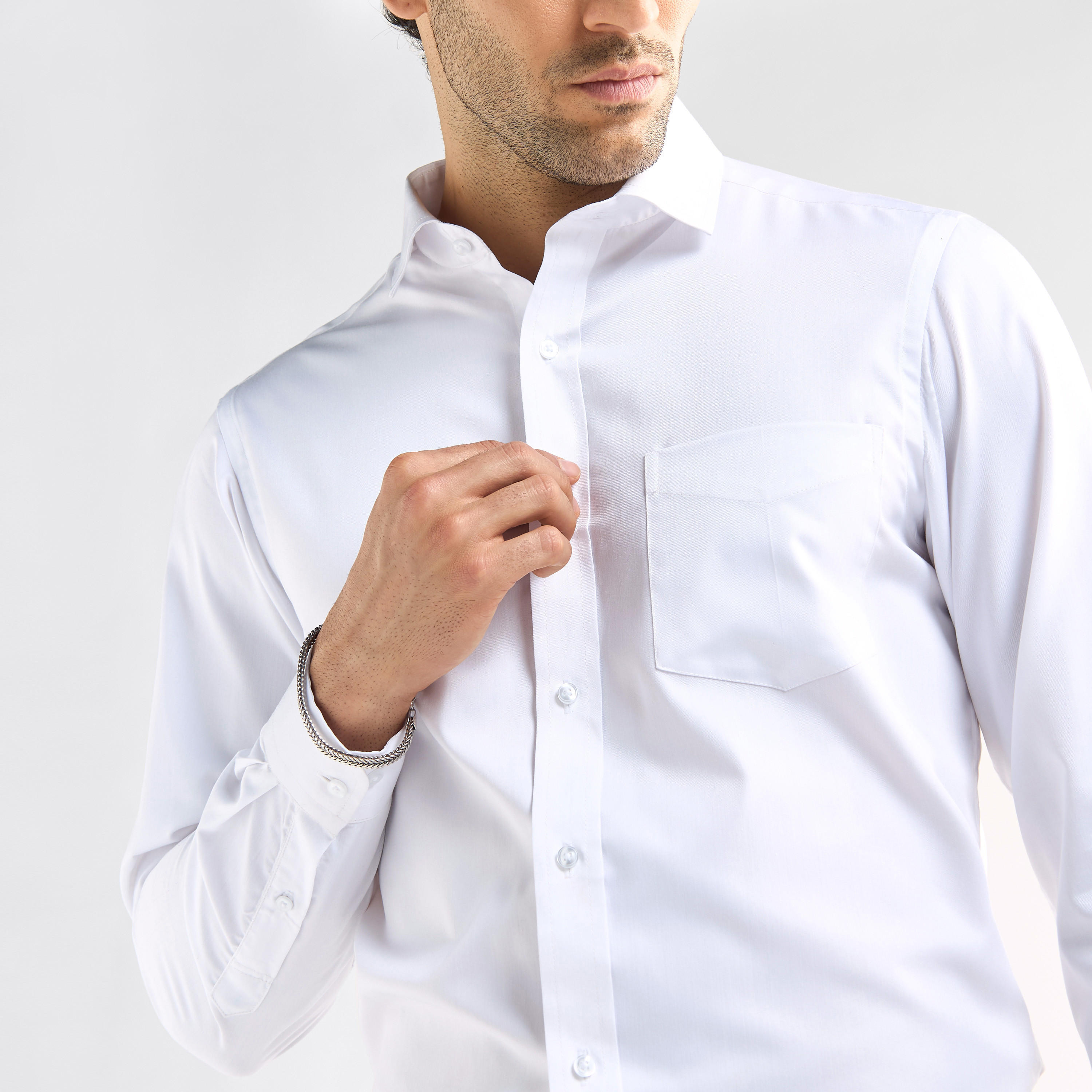 قميص سادة بأكمام طويلة وجيب على الصدر وبقصّة عادية-men-clothing-shirts-image-4