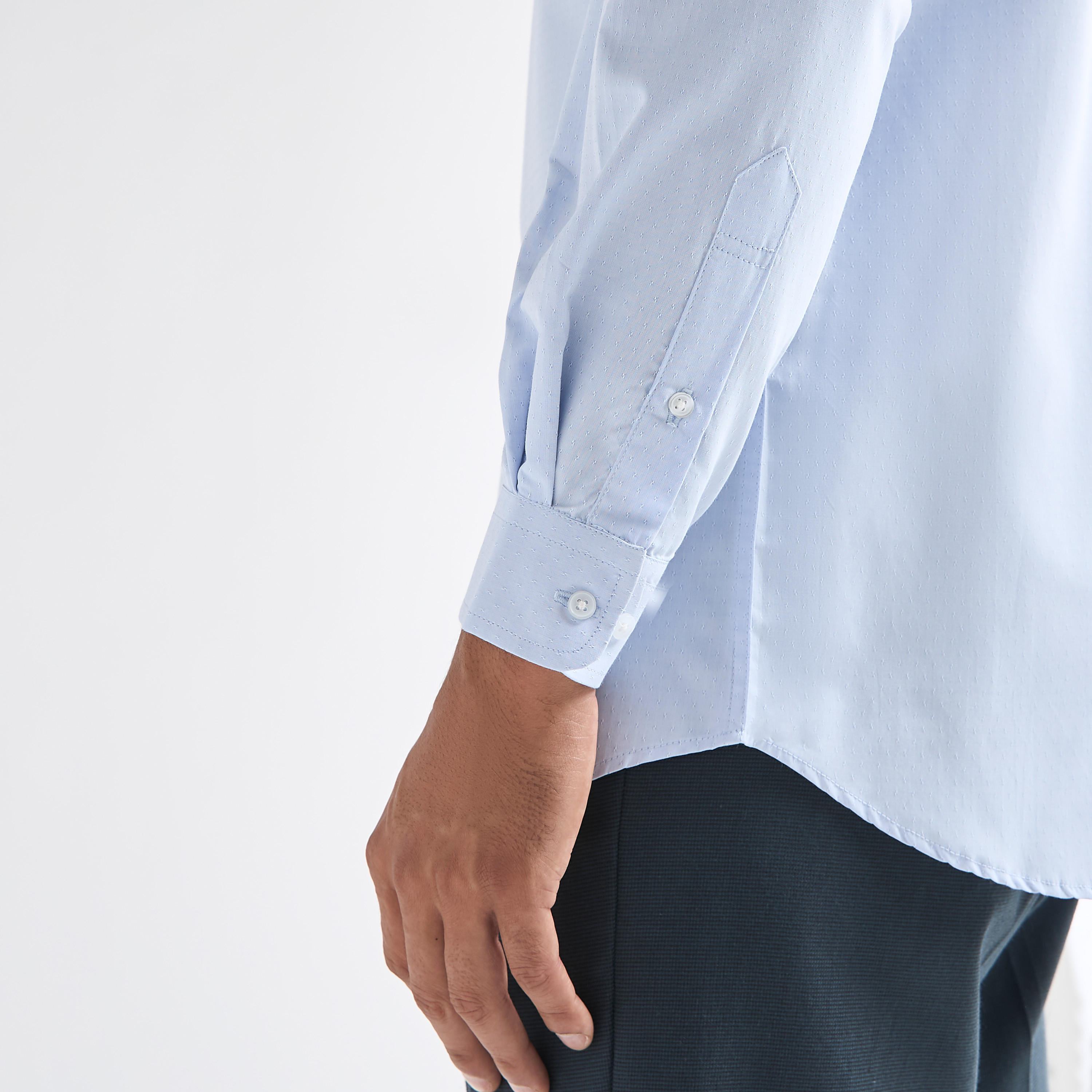 قميص بقصة عادية بارز الملمس بجيب وأكمام طويلة-men-clothing-shirts-image-5