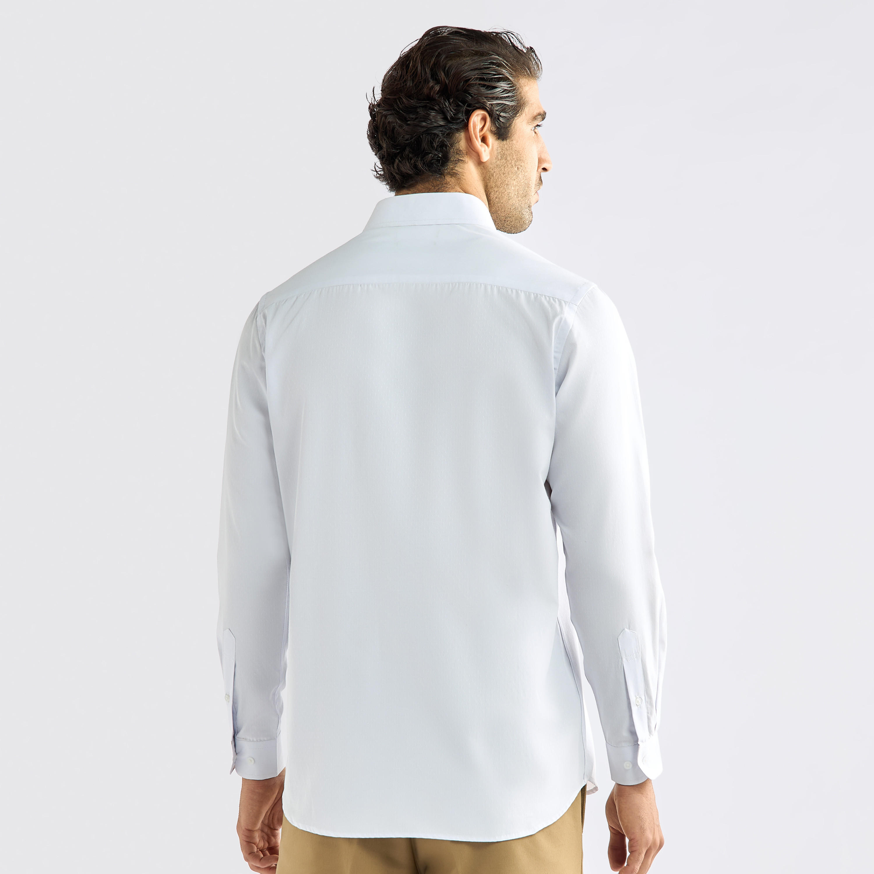 قميص بأكمام طويلة مع جيب على الصدر بقصة عادية-men-clothing-shirts-image-3