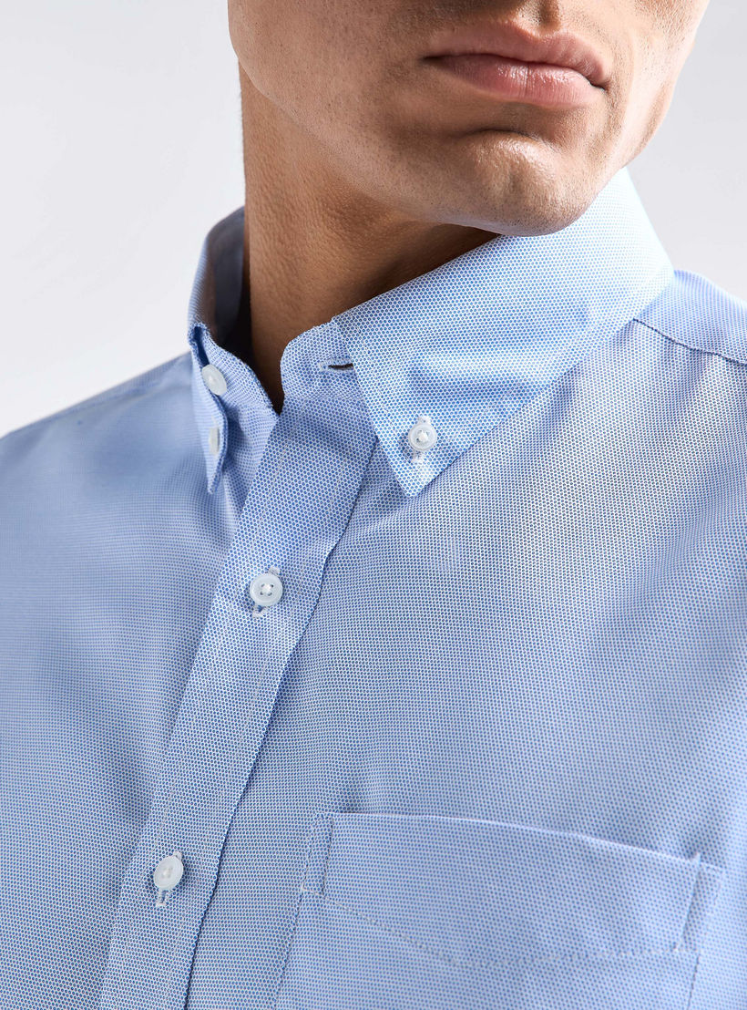 قميص بقصة عادية وأكمام طويلة وطبعات وجيب-men-clothing-shirts-image-4