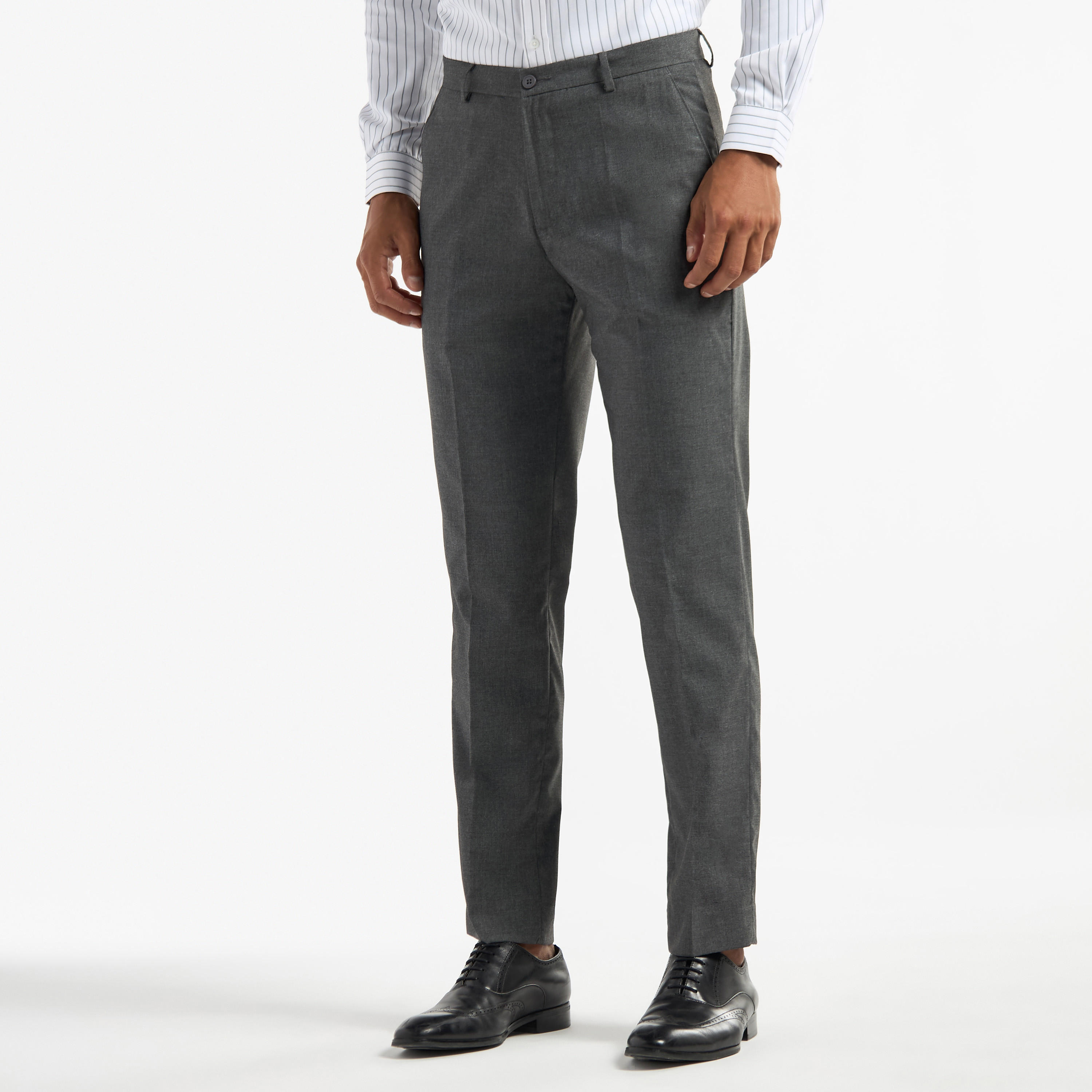 بنطلون سادة بقصة عادية وخصر مرن وجيوب وزر إغلاق-men-clothing-bottoms-trousersandchinos-trousers-image-1