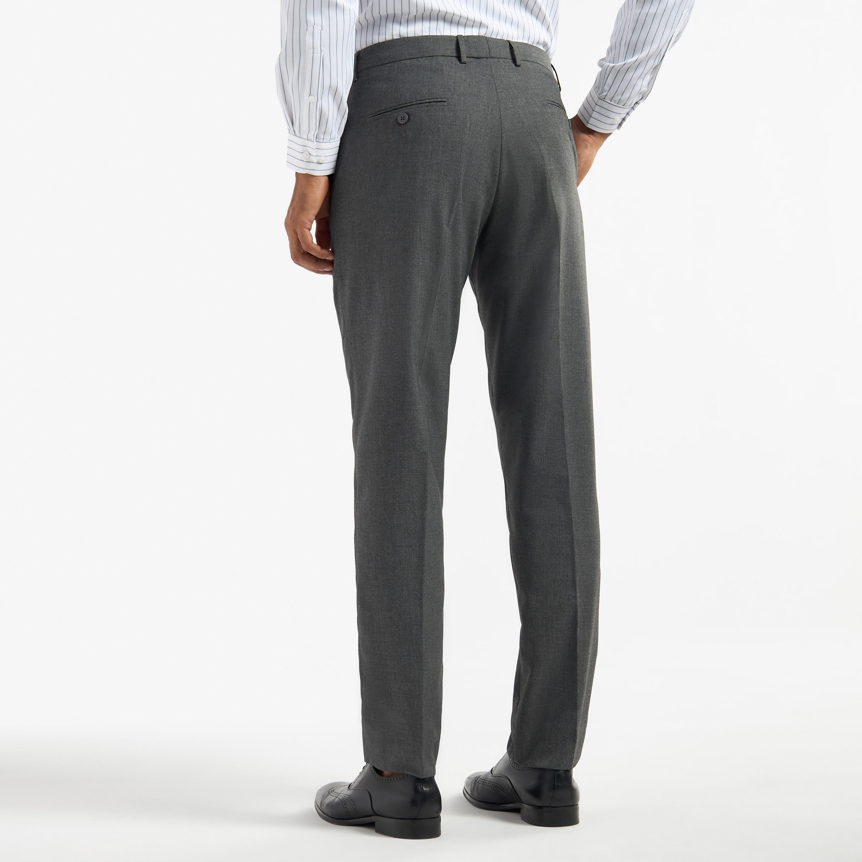 بنطلون سادة بقصة عادية وخصر مرن وجيوب وزر إغلاق-men-clothing-bottoms-trousersandchinos-trousers-image-3