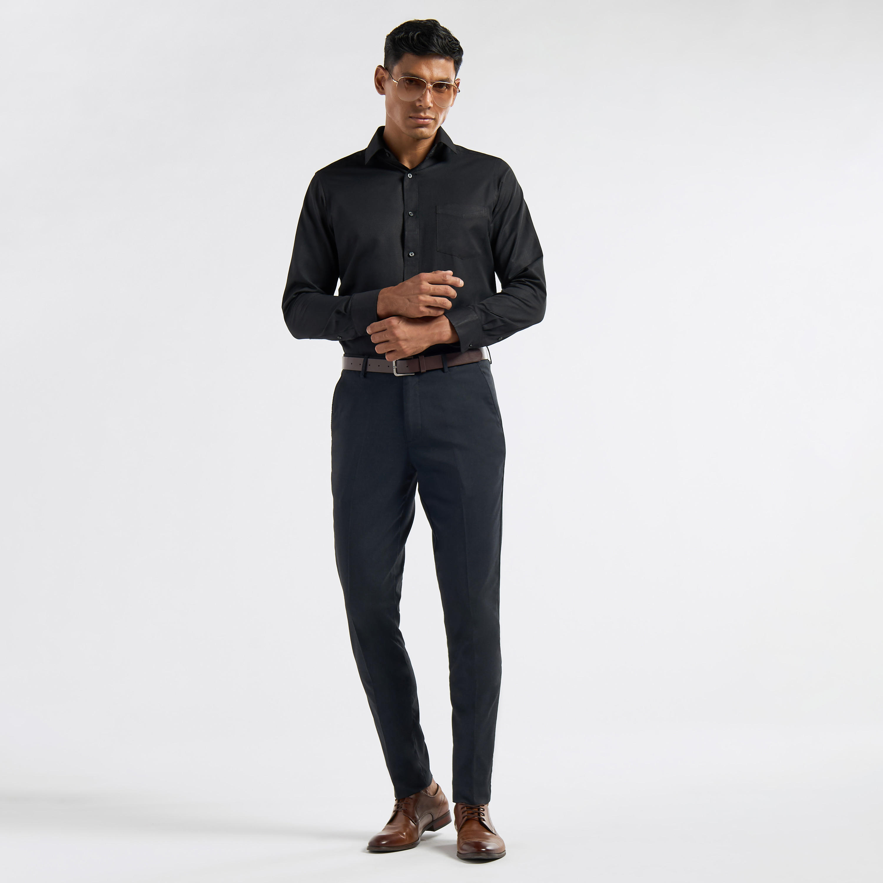 بنطلون سادة بقصة سليم وخصر مرن وجيوب وزر للإغلاق-men-clothing-bottoms-trousersandchinos-trousers-image-2