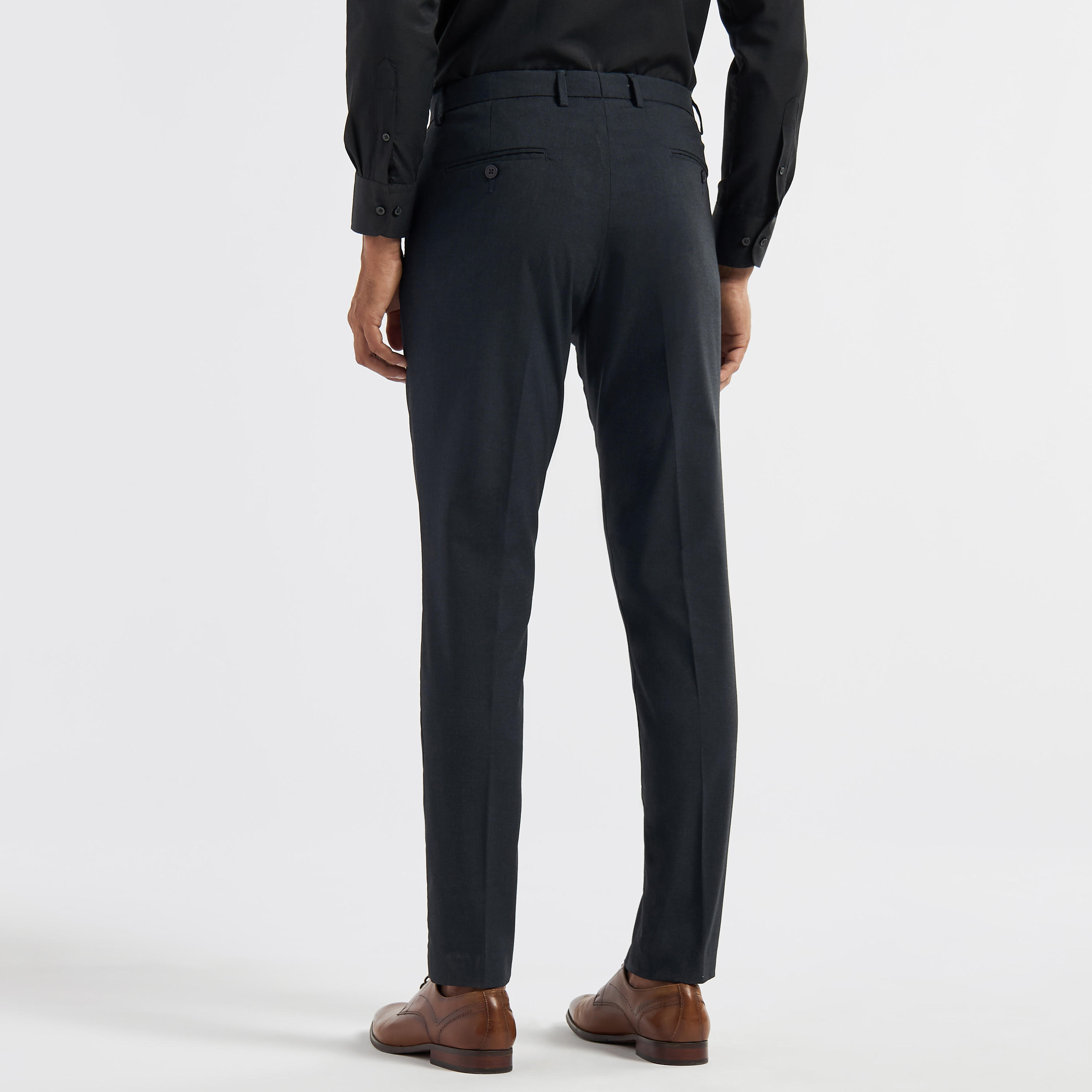 بنطلون سادة بقصة سليم وخصر مرن وجيوب وزر للإغلاق-men-clothing-bottoms-trousersandchinos-trousers-image-3