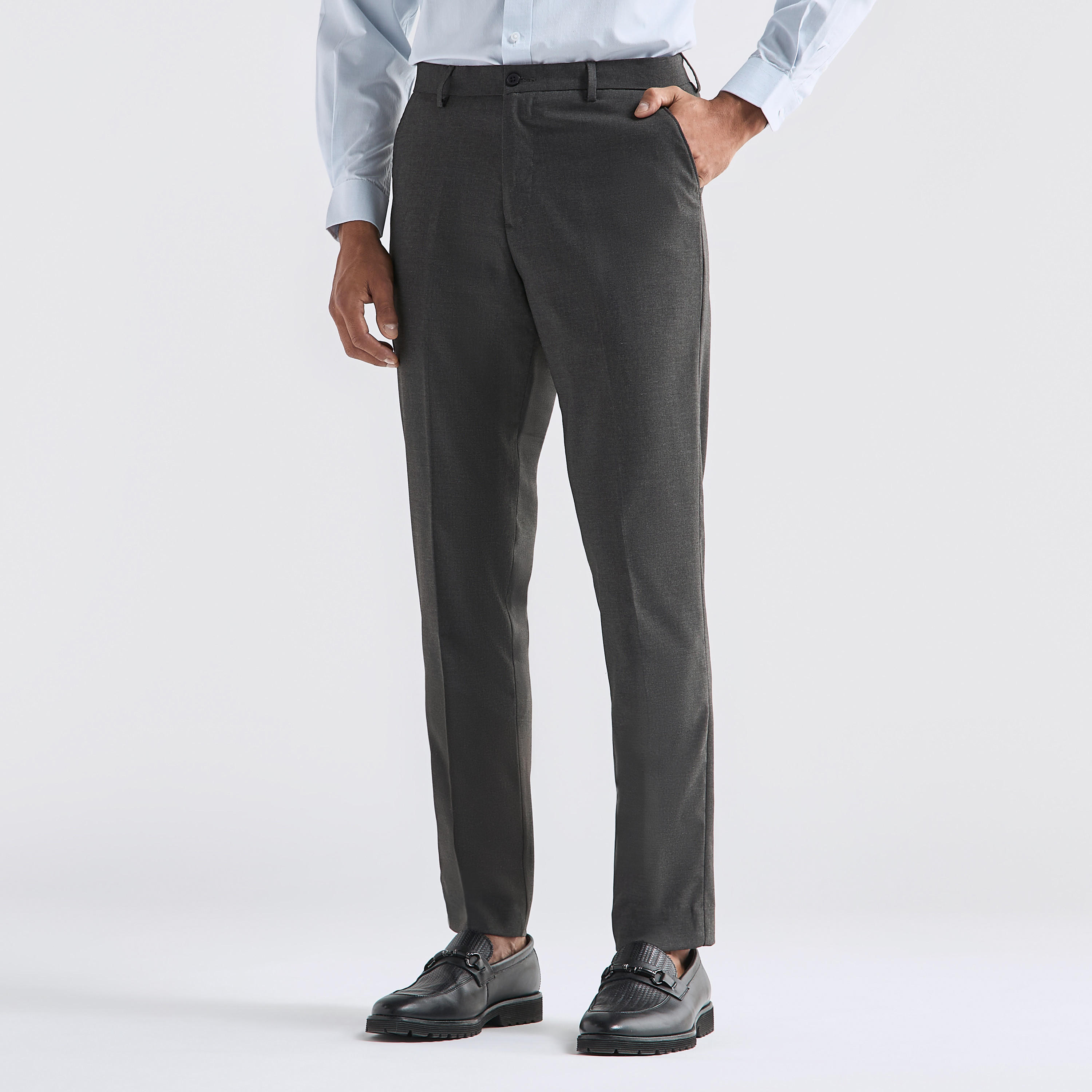 بنطلون سادة بقصّة سليم وجيوب-men-clothing-bottoms-trousersandchinos-trousers-image-4