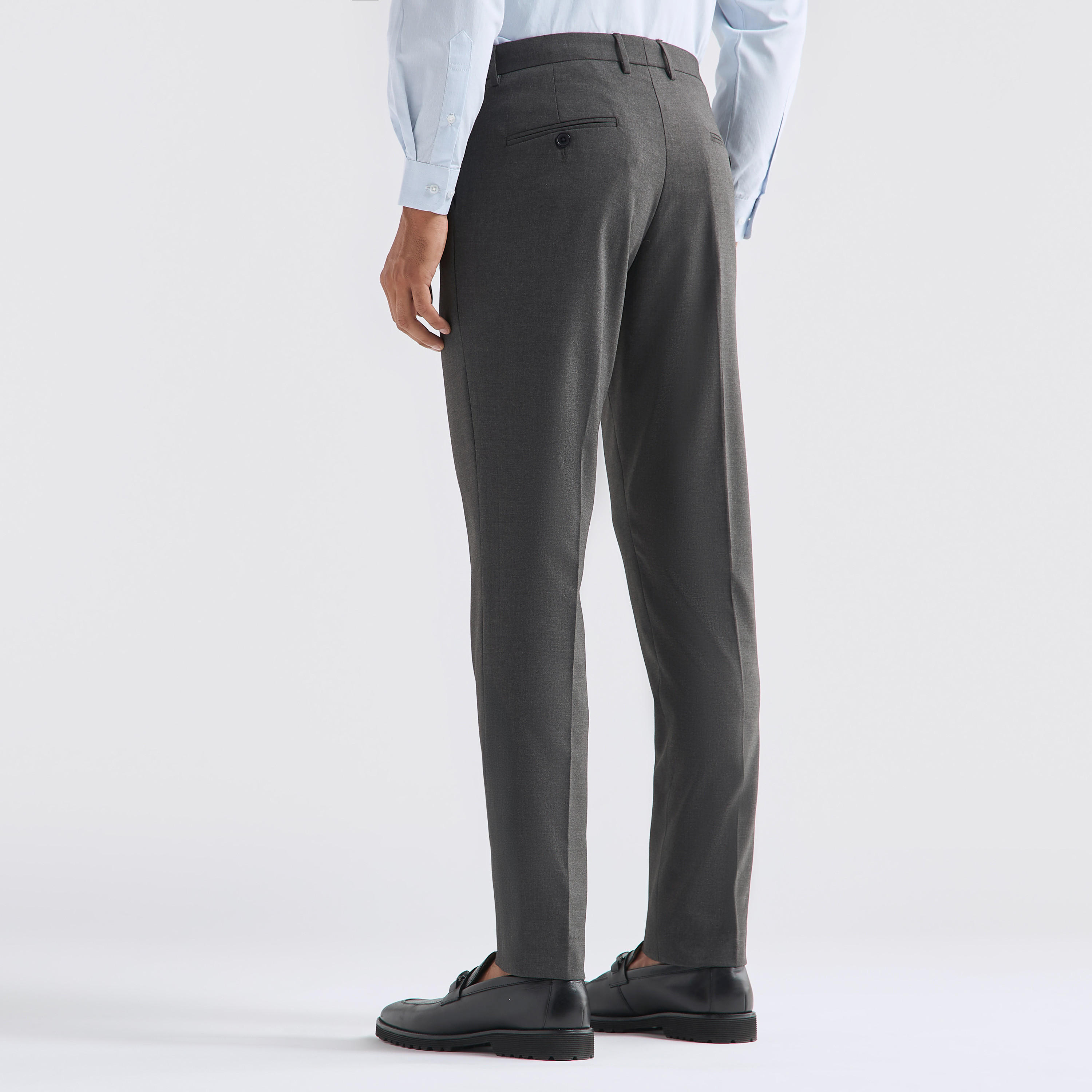 بنطلون سادة بقصّة سليم وجيوب-men-clothing-bottoms-trousersandchinos-trousers-image-2