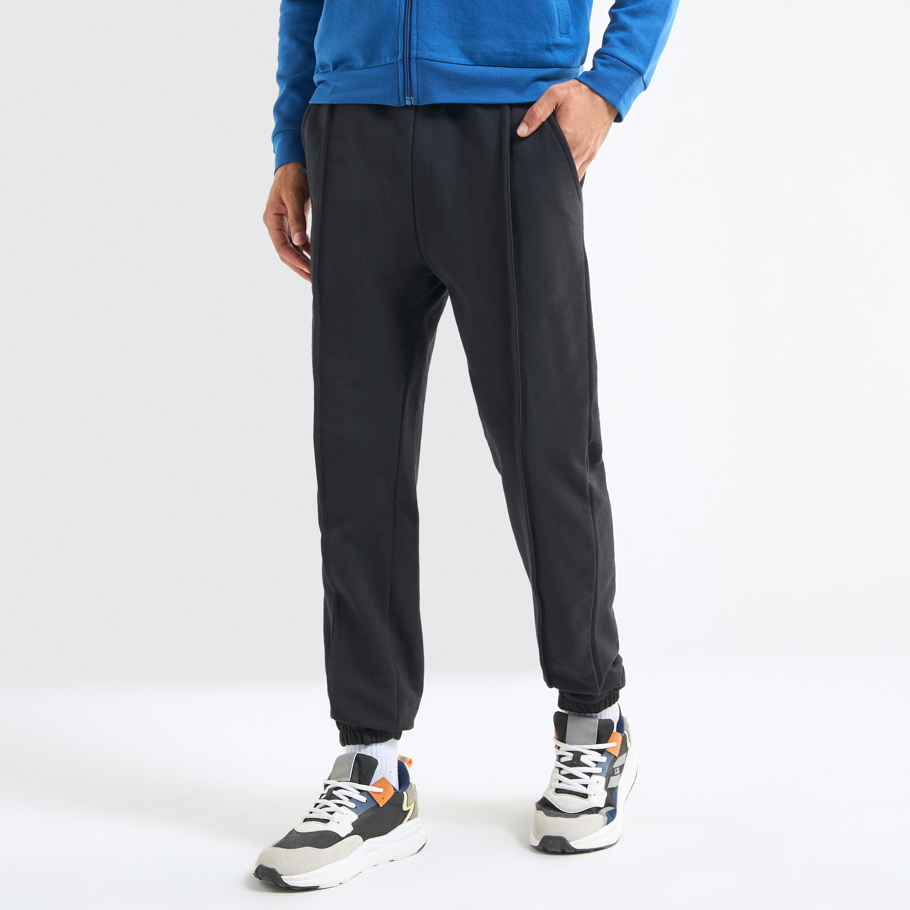 بنطلون رياضي سادة بقصة عادية وخصر مرن وجيوب-men-clothing-bottoms-joggers-image-1