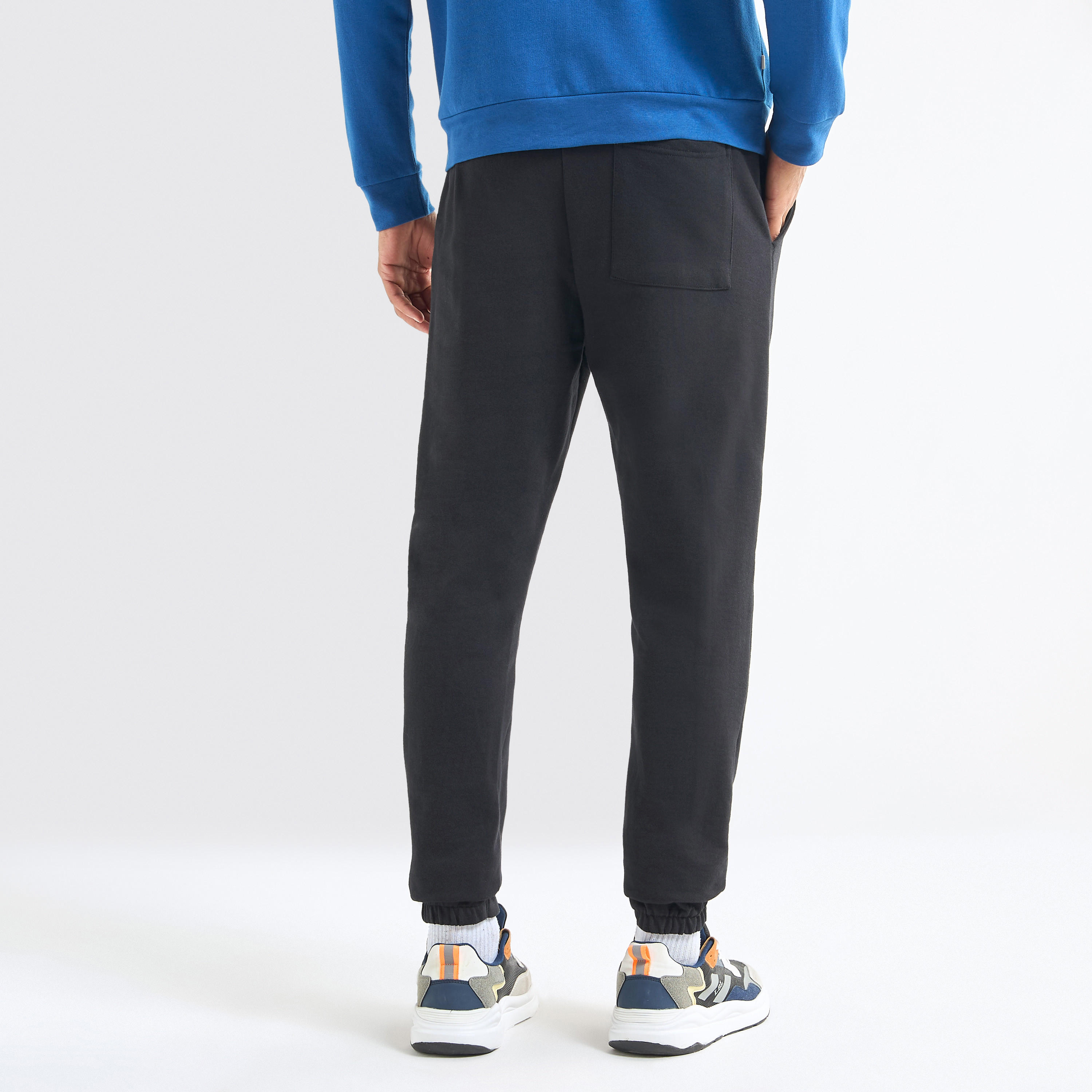 بنطلون رياضي سادة بقصة عادية وخصر مرن وجيوب-men-clothing-bottoms-joggers-image-3