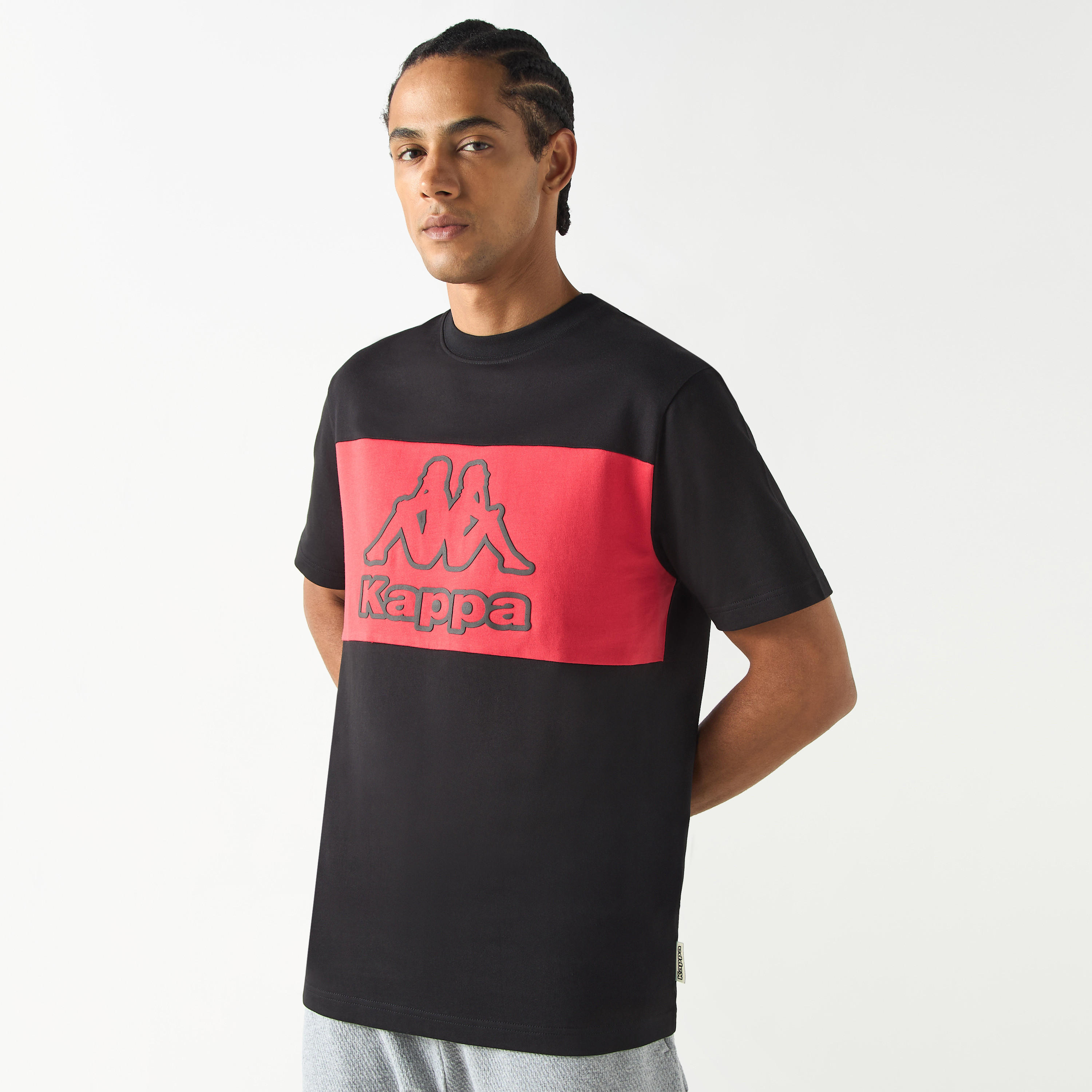 تيشيرت بأكمام قصيرة وطبعات شعار من كابا-men-clothing-sportswearandactivewear-tshirtsandpolos-image-1