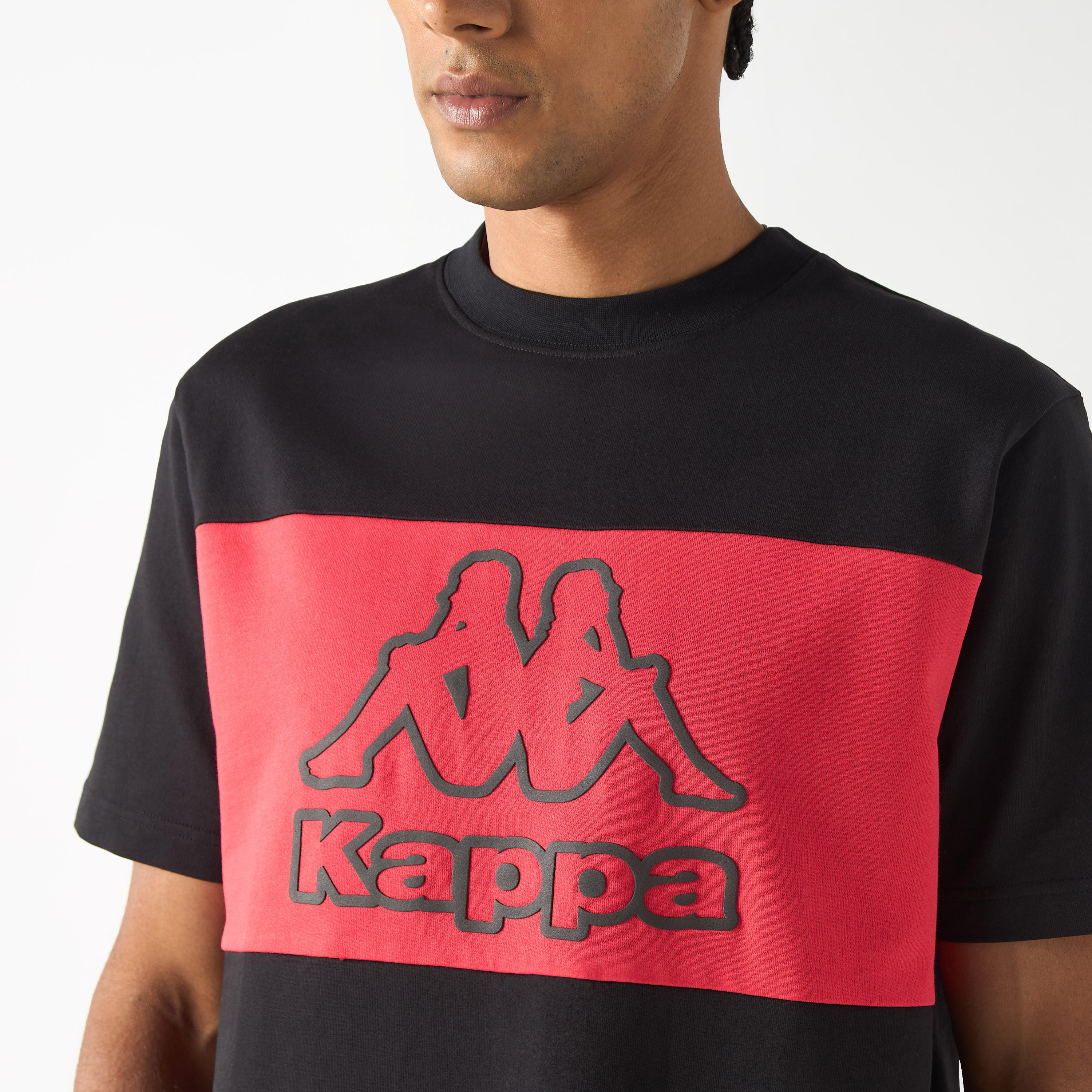 تيشيرت بأكمام قصيرة وطبعات شعار من كابا-men-clothing-sportswearandactivewear-tshirtsandpolos-image-4