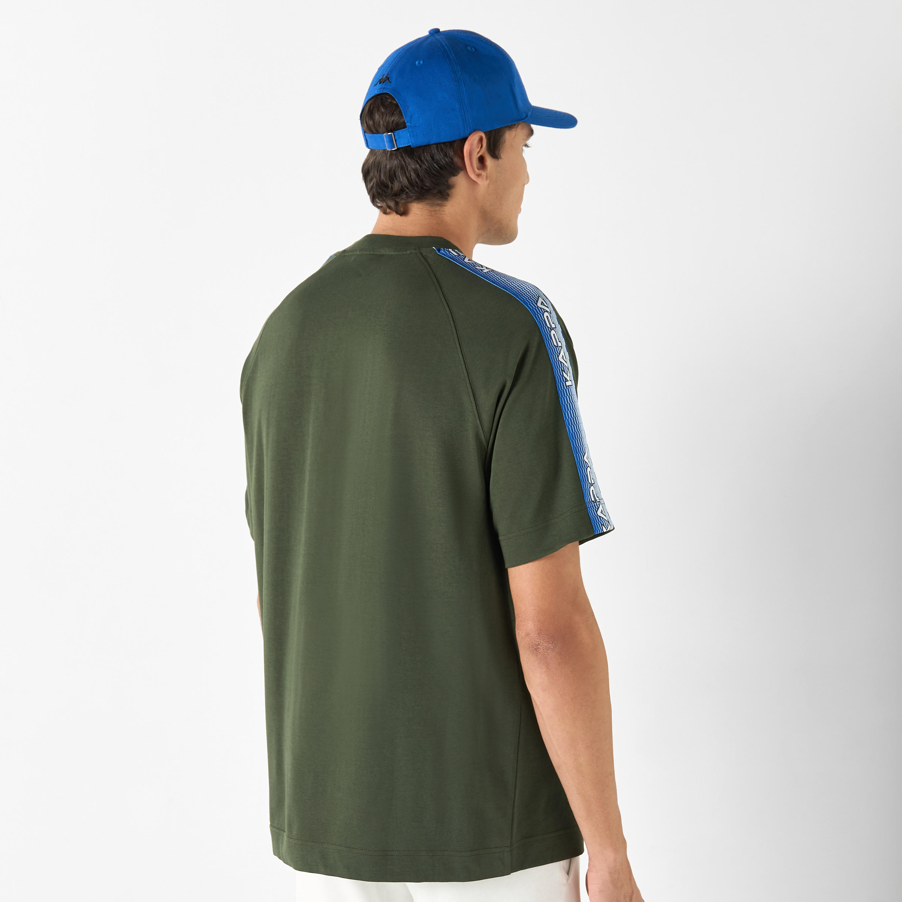 تيشيرت بأكمام قصيرة وطبعات شعار من كابا-men-clothing-sportswearandactivewear-tshirtsandpolos-image-3