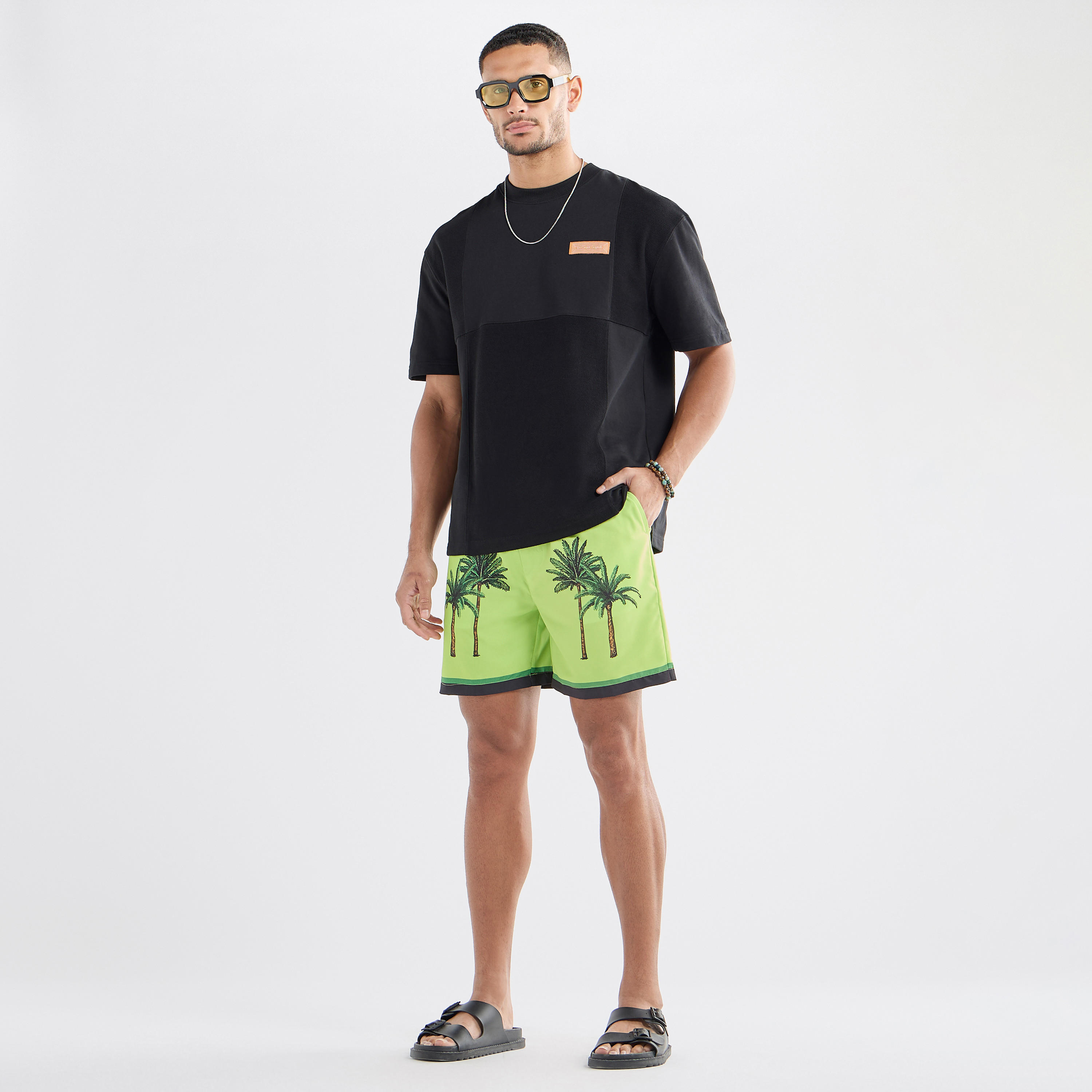 شورت برباط إغلاق وجيوب وطبعات نخيل-men-clothing-bottoms-shorts-image-3