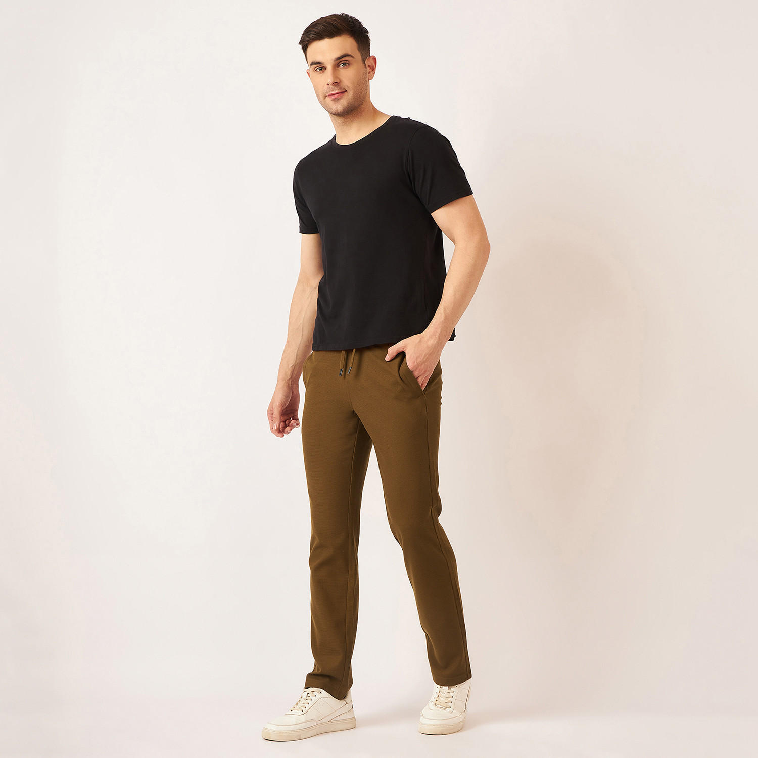 بنطلون رياضي بارز الملمس بجيوب ورباط إغلاق من فهرنهايت-men-clothing-bottoms-joggers-image-4