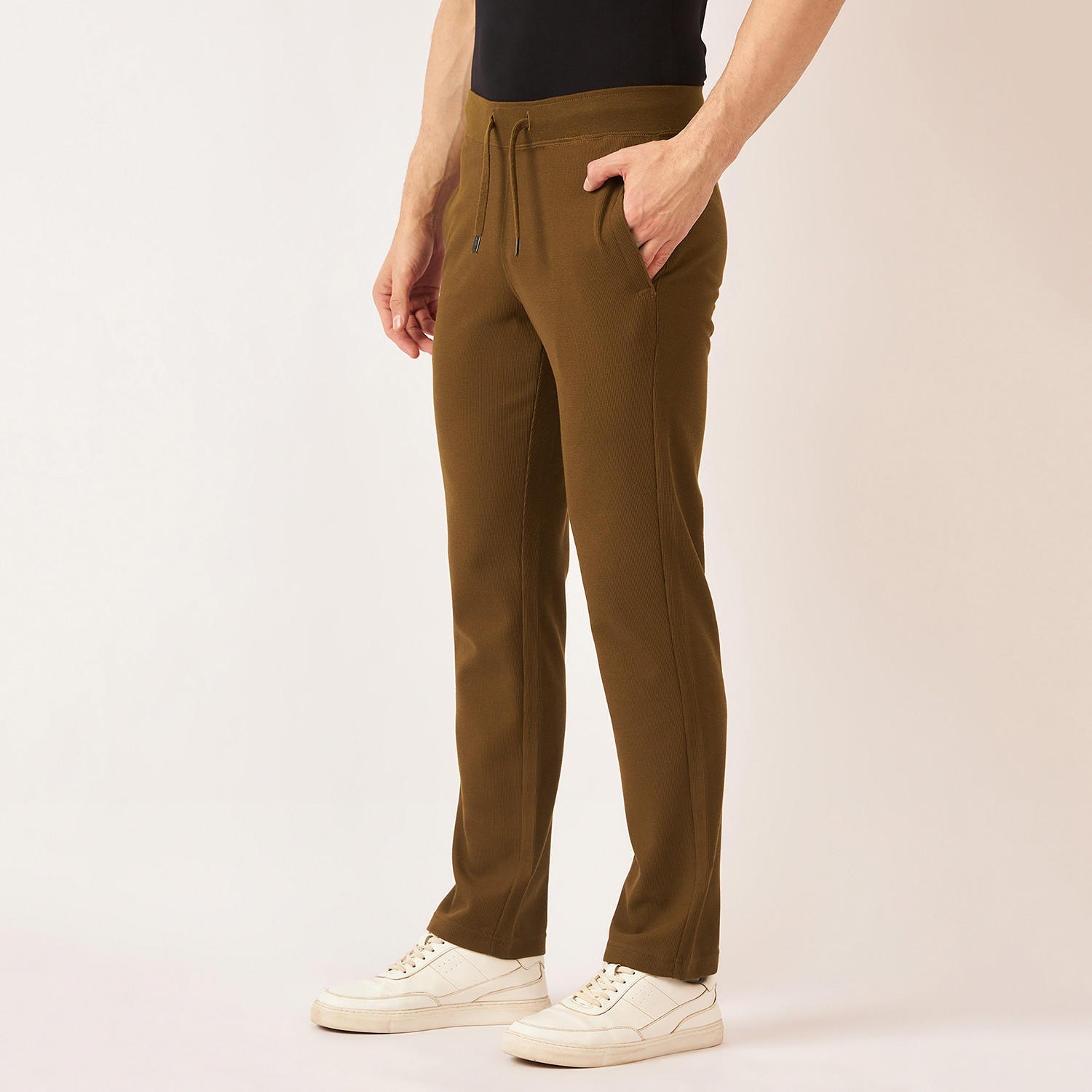 بنطلون رياضي بارز الملمس بجيوب ورباط إغلاق من فهرنهايت-men-clothing-bottoms-joggers-image-3
