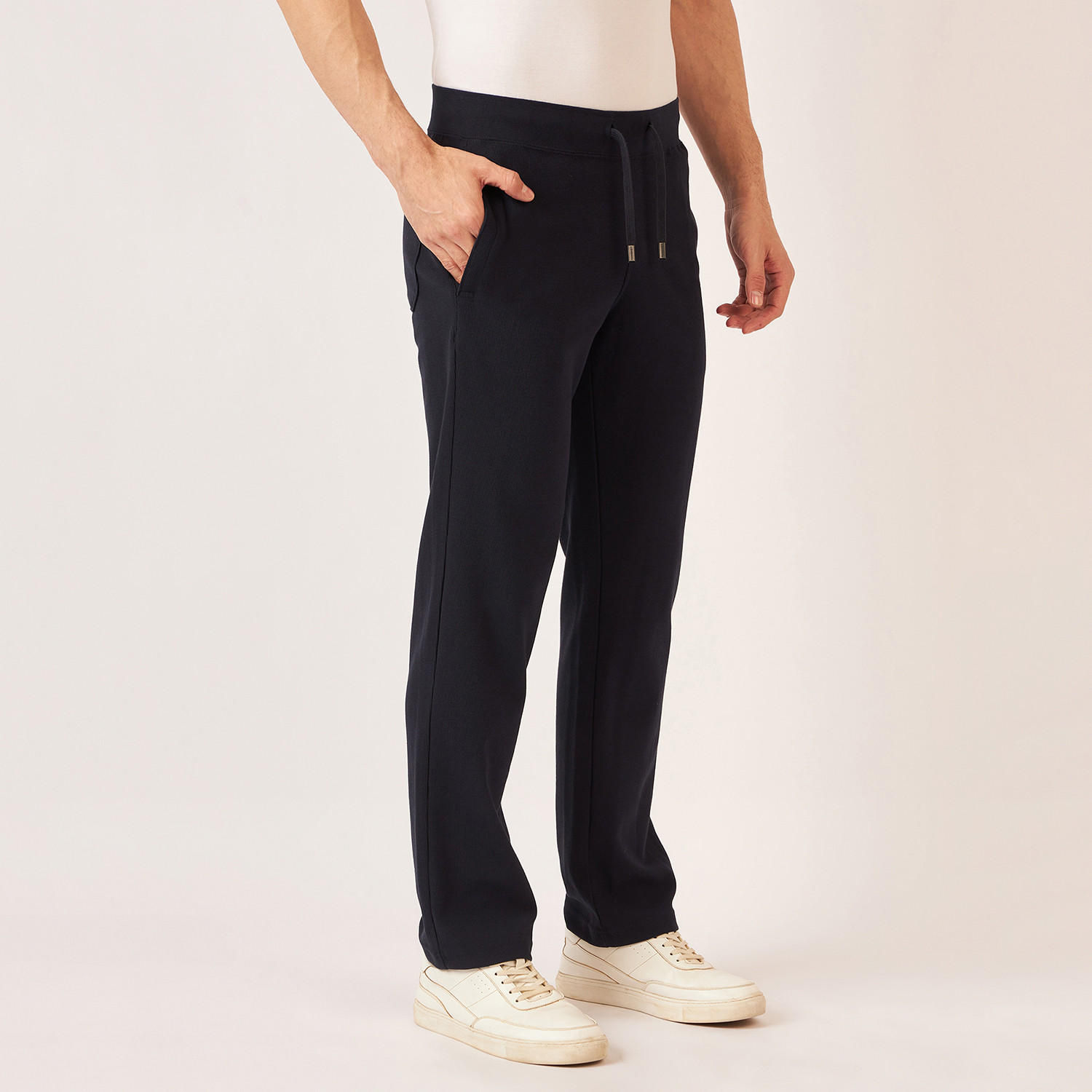 بنطلون رياضي بارز الملمس بجيوب ورباط إغلاق من فهرنهايت-men-clothing-bottoms-joggers-image-3