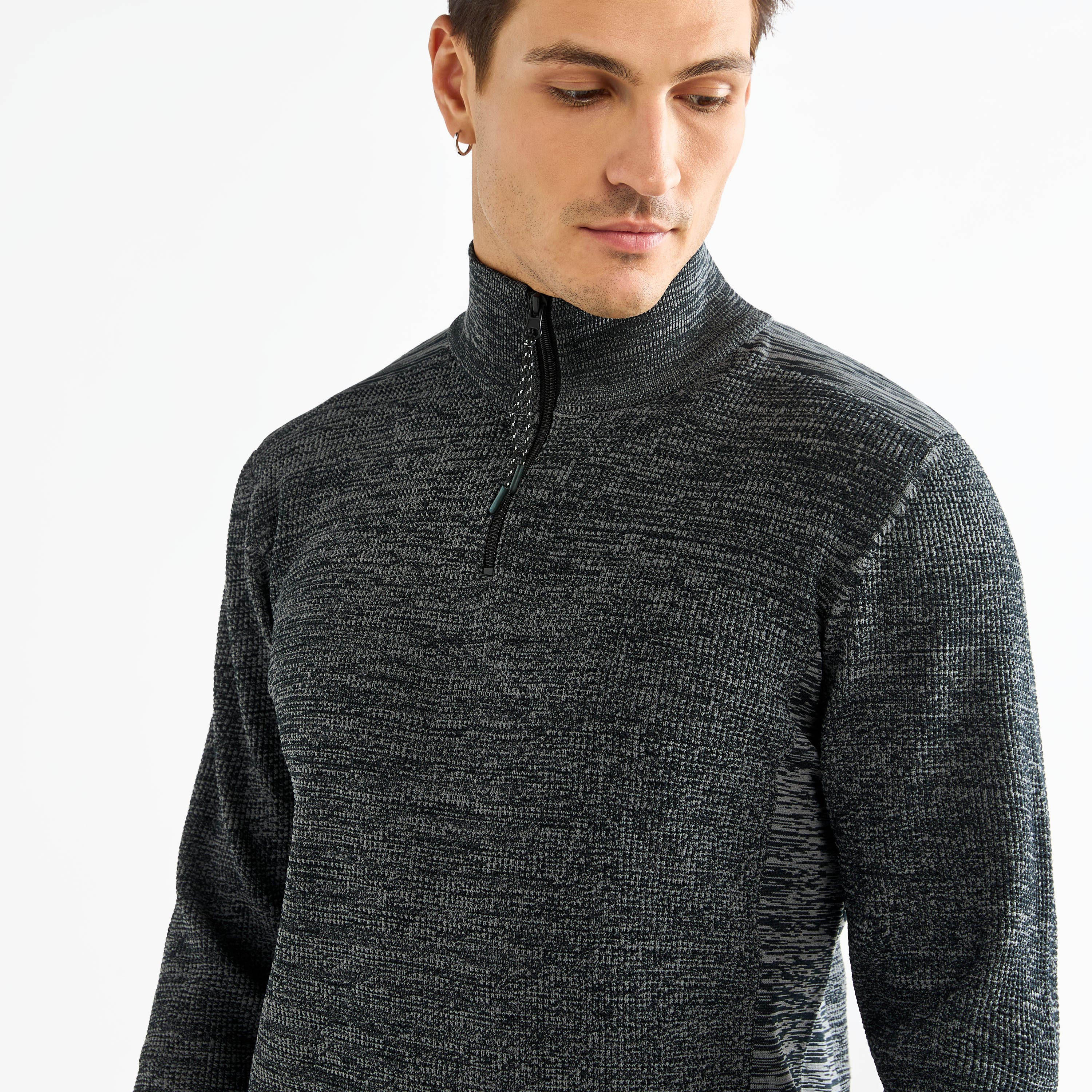 سويت شيرت بارز الملمس بياقة عالية وأكمام طويلة-men-winterwear-hoodiesandsweatshirts-image-12
