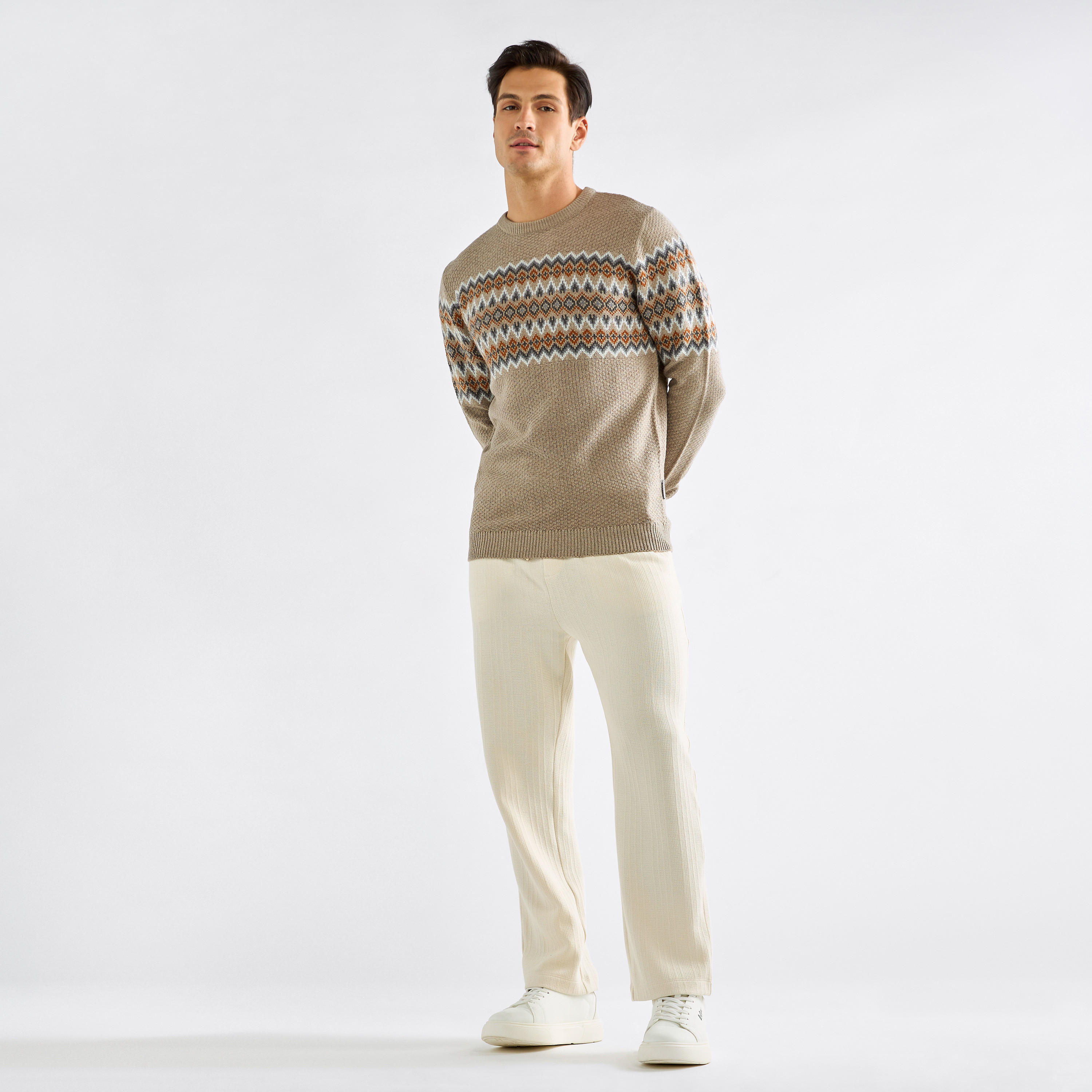 كنزة بارزة الملمس بياقة ضيقة وأكمام طويلة-men-clothing-sweatersandpullovers-image-2