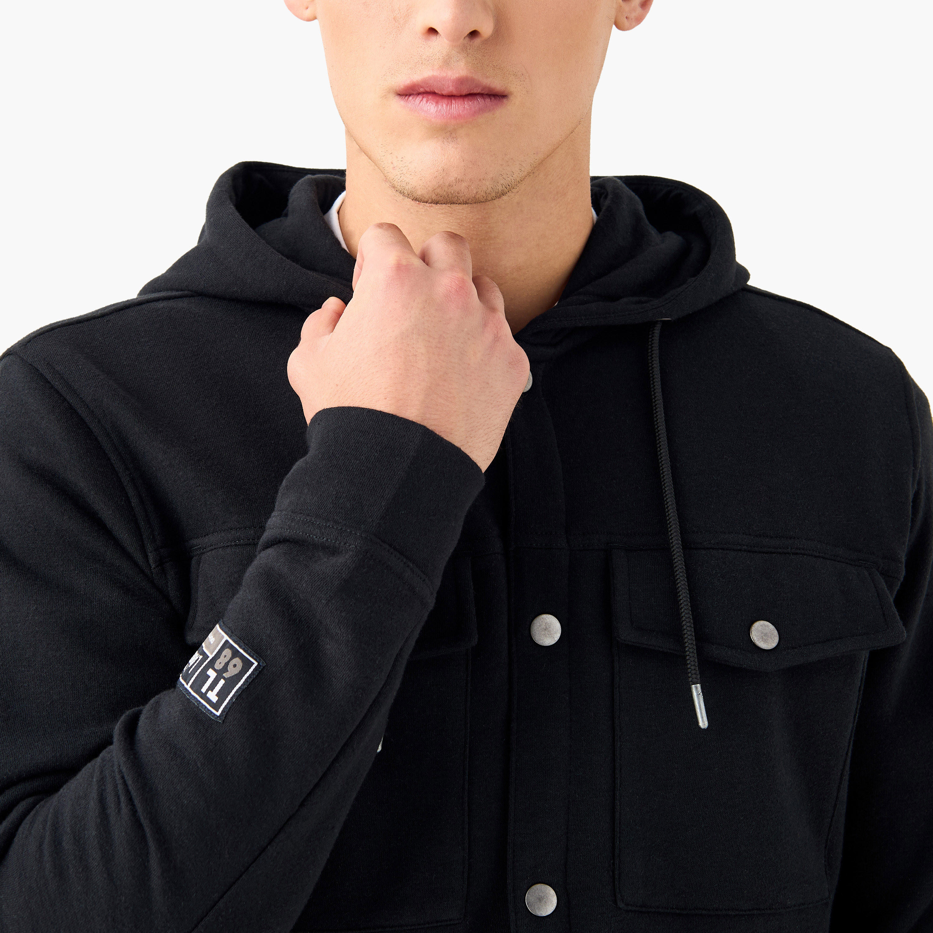 قميص بارز الملمس بجيوب على الصدر وقبعة-men-clothing-shirts-image-9