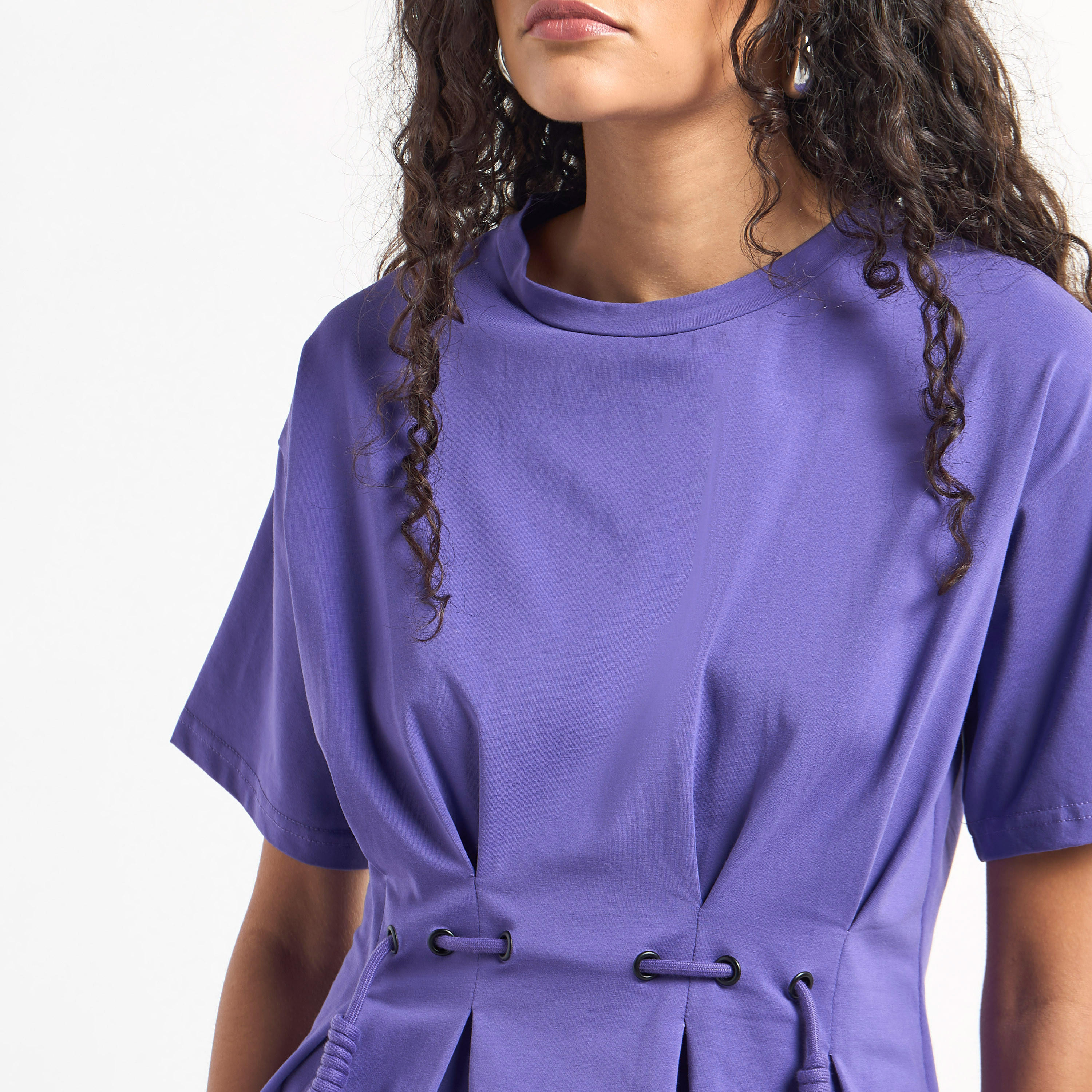 بلوزة بياقة ضيقة وأكمام قصيرة وكشكش-women-clothing-tshirts-image-4