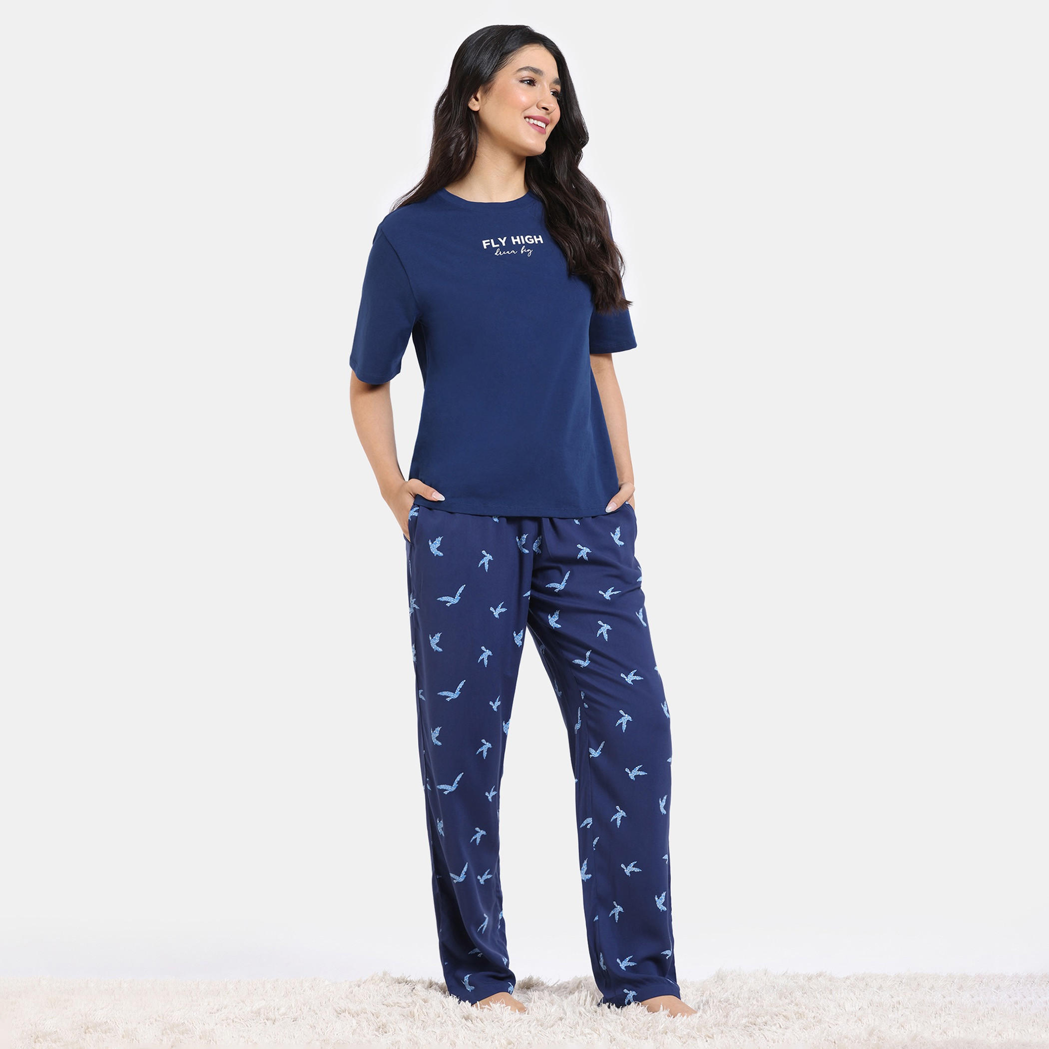 طقم بنطلون بيجاما وتيشيرت بأكمام قصيرة وطبعات من زيفامي-women-clothing-nightwear-pyjamas-longsets-image-2