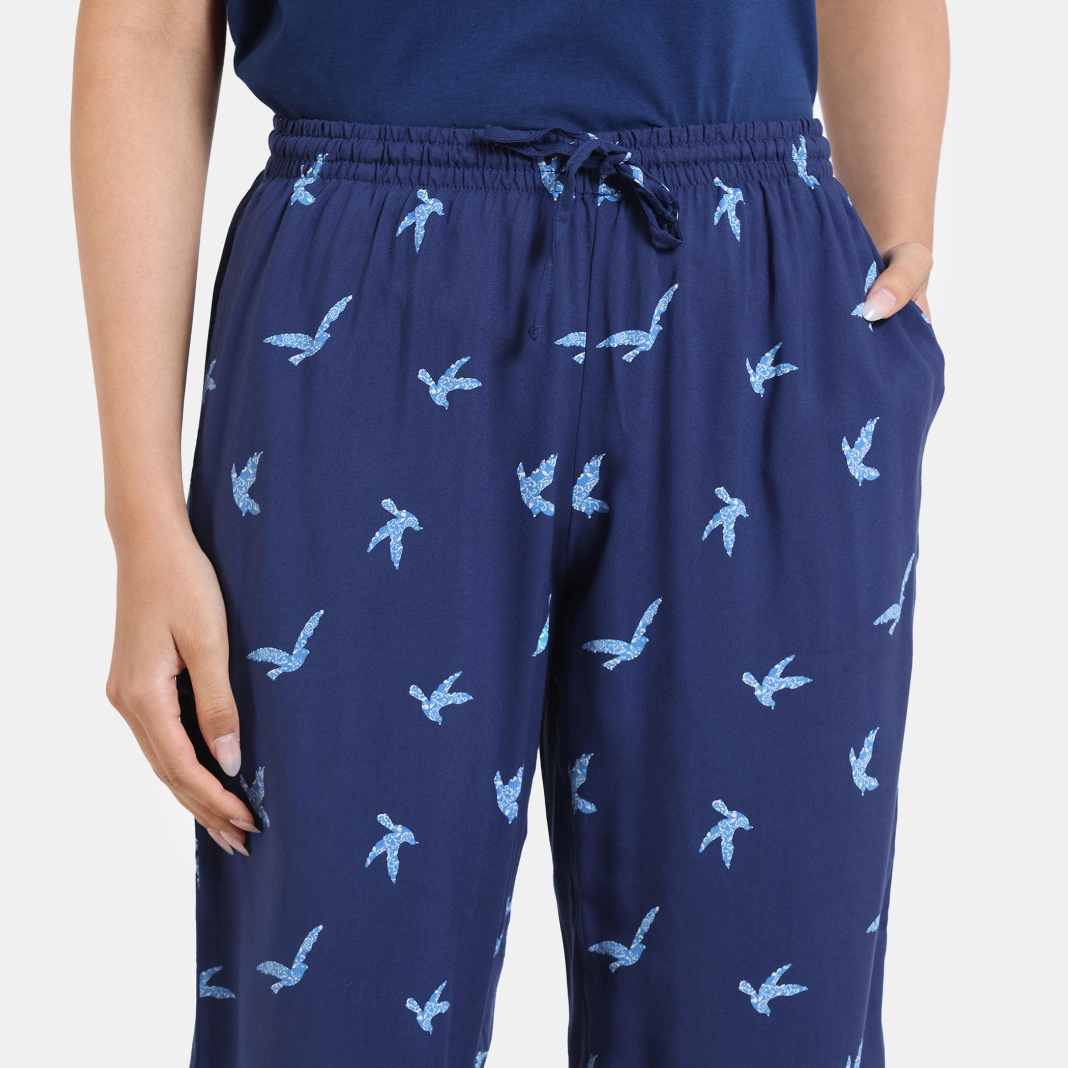 طقم بنطلون بيجاما وتيشيرت بأكمام قصيرة وطبعات من زيفامي-women-clothing-nightwear-pyjamas-longsets-image-6
