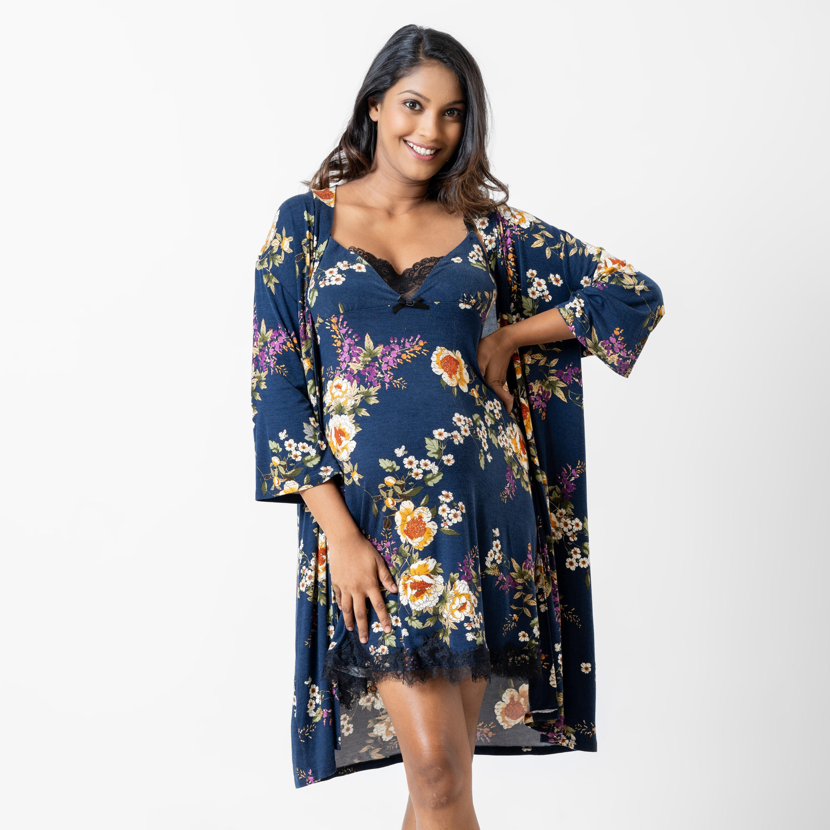 طقم قميص حوامل مع روب بطبعات زهور وقناع للعين من آدارايا-women-clothing-maternity-nightwear-image-2