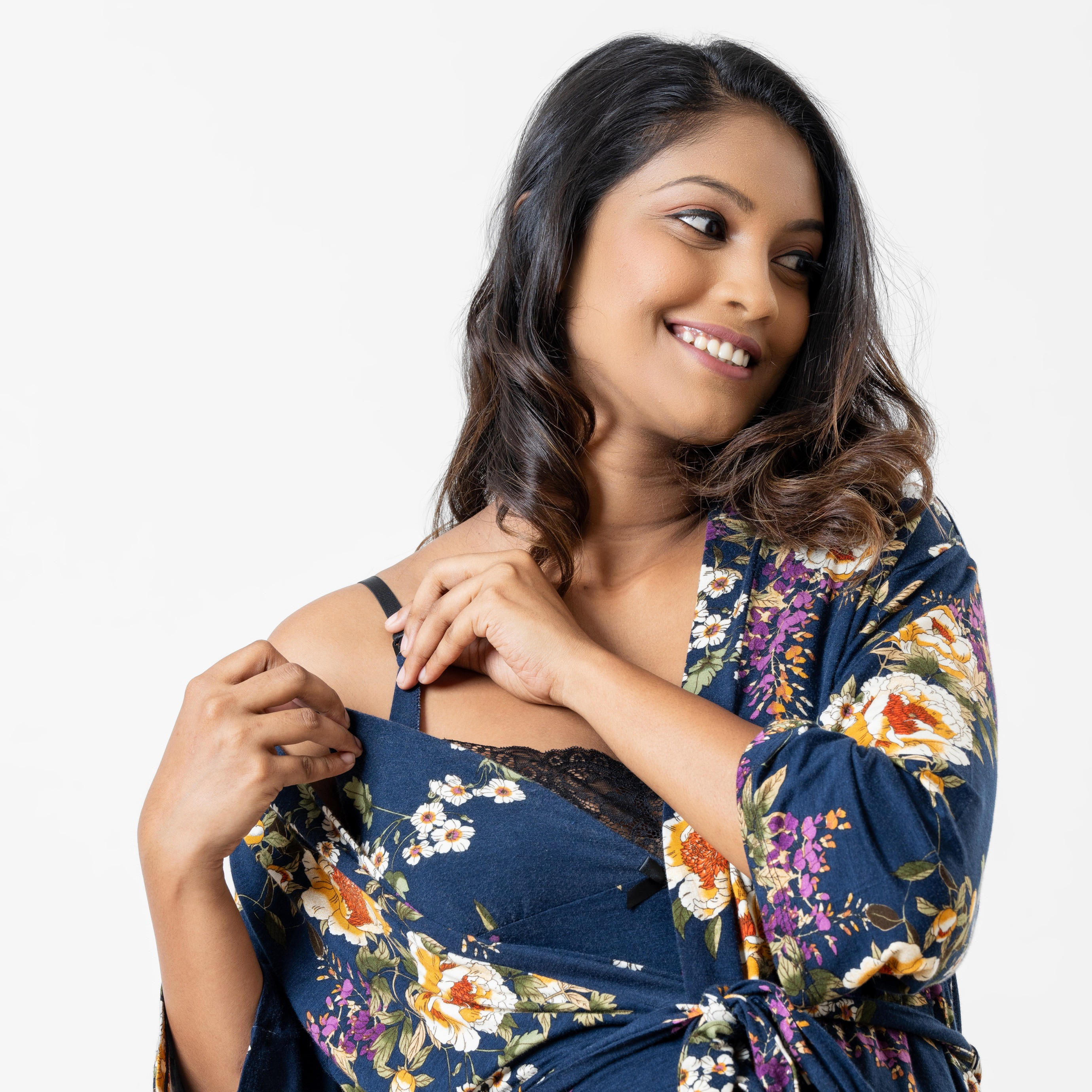 طقم قميص حوامل مع روب بطبعات زهور وقناع للعين من آدارايا-women-clothing-maternity-nightwear-image-3