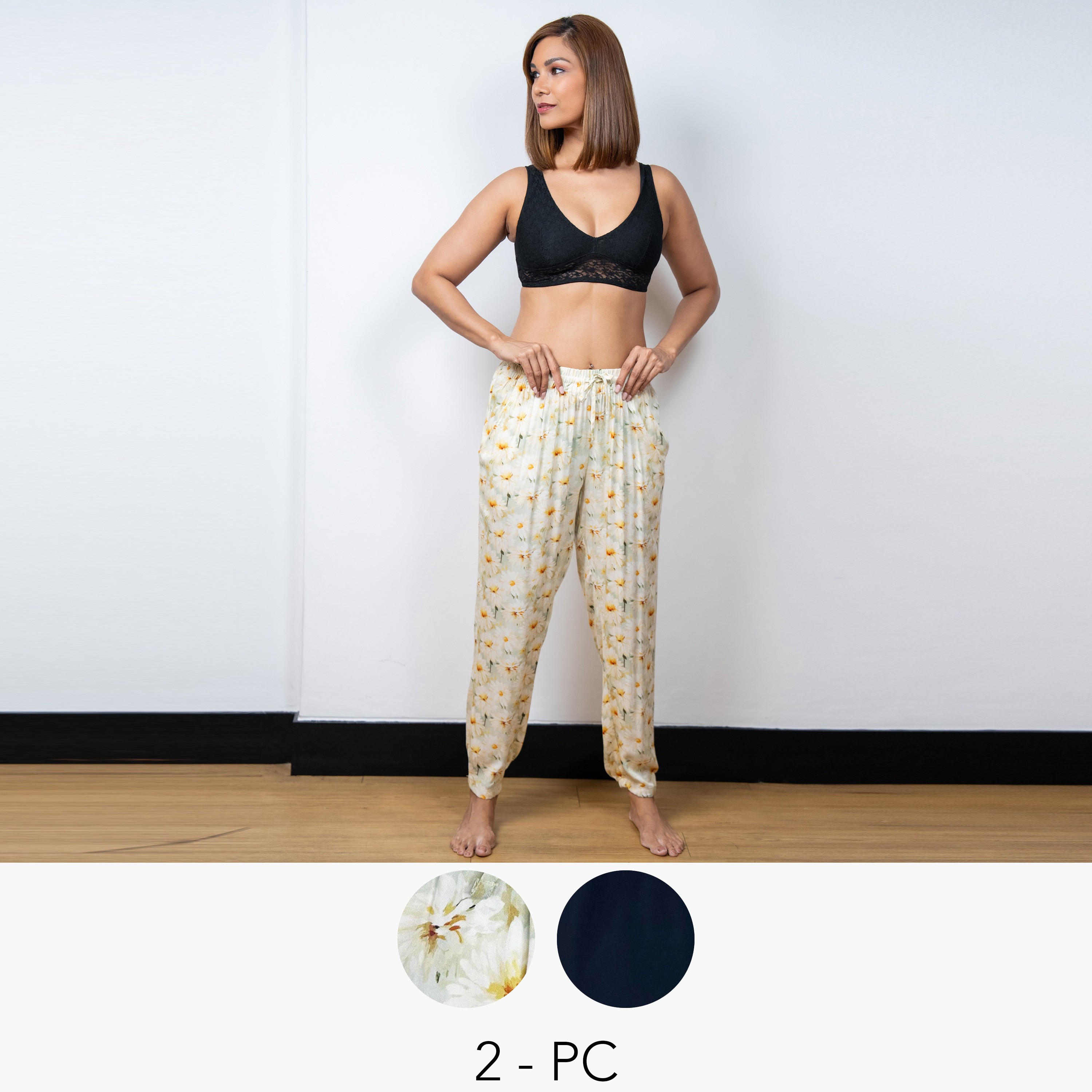 بيجامات متنوعة برباط إغلاق وجيوب من آدارايا - مجموعة من قطعتين-women-clothing-nightwear-pyjamas-bottoms-image-1