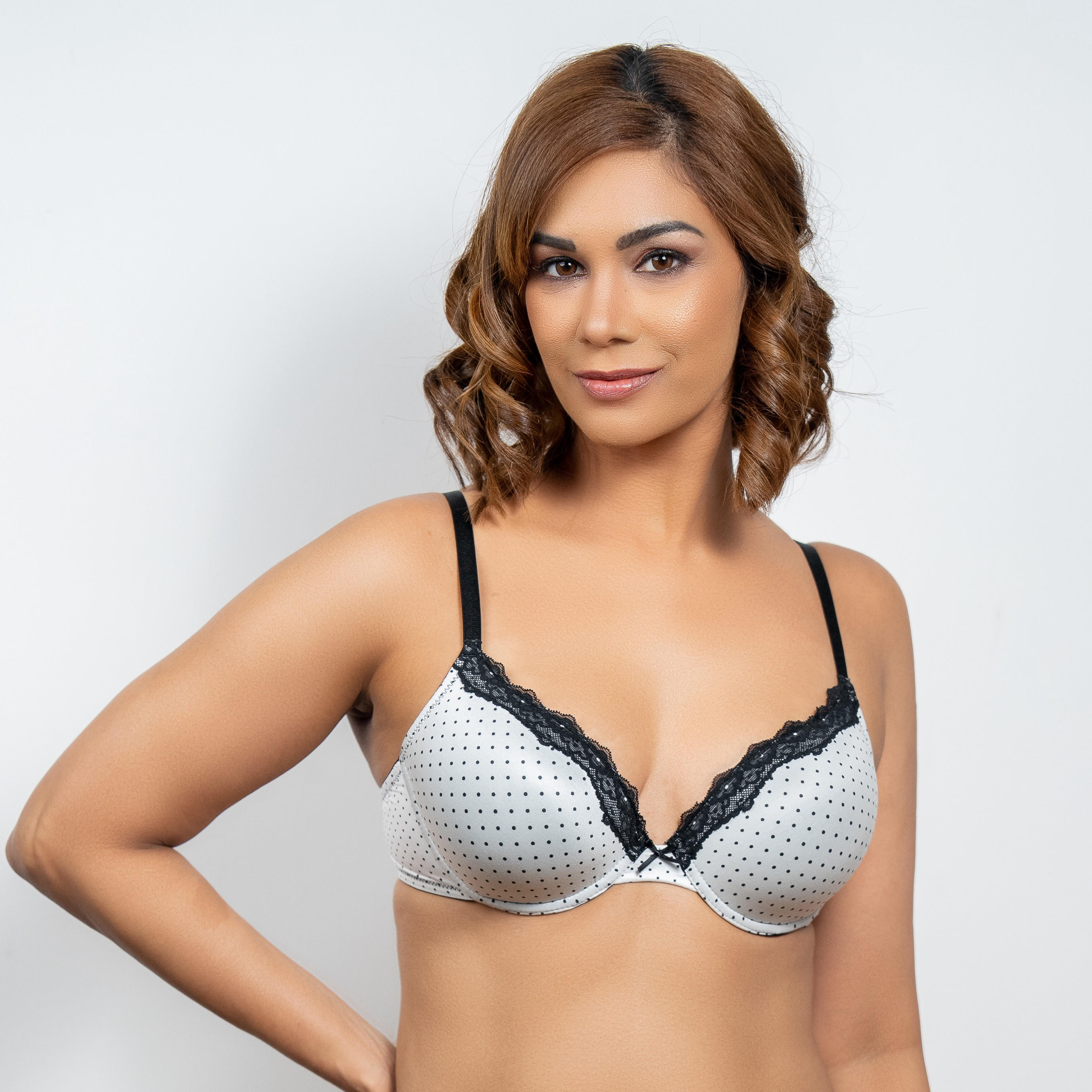 صدرية إيه لاين بمشبك إغلاق وتفاصيل دانتيل من آداريا-women-clothing-lingerie-bras-image-2